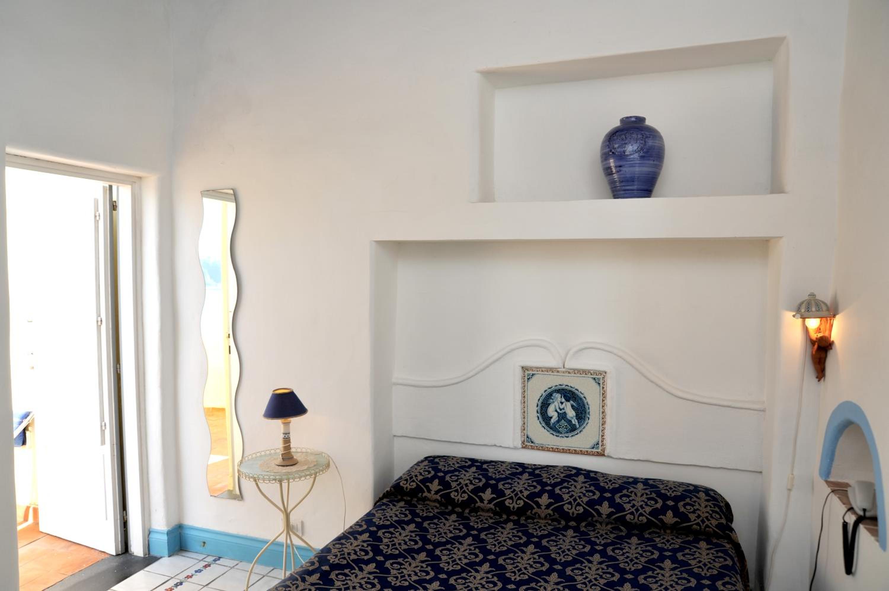 Double Room with Sea View - Photo 2