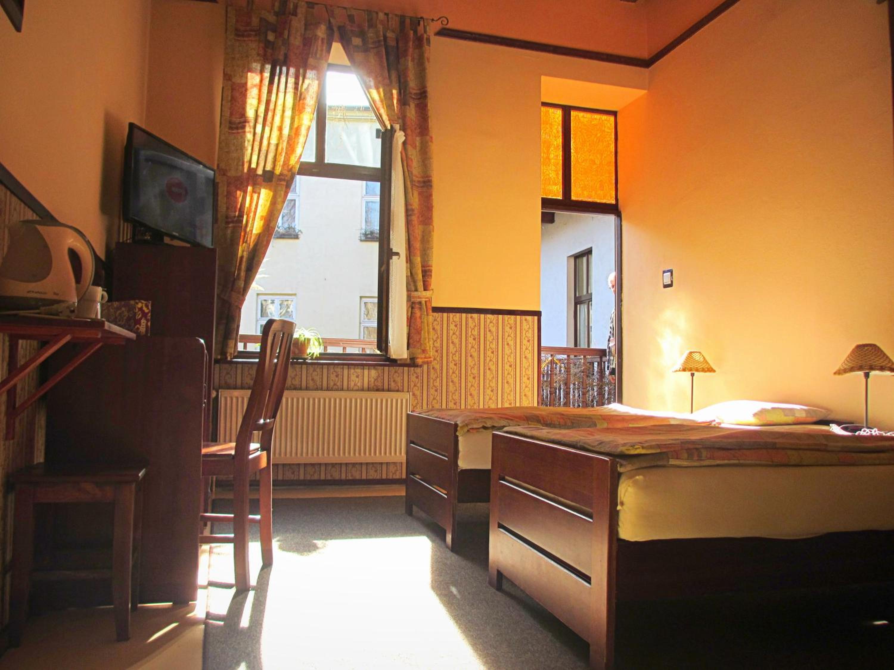 Double or Twin Room - Photo 12