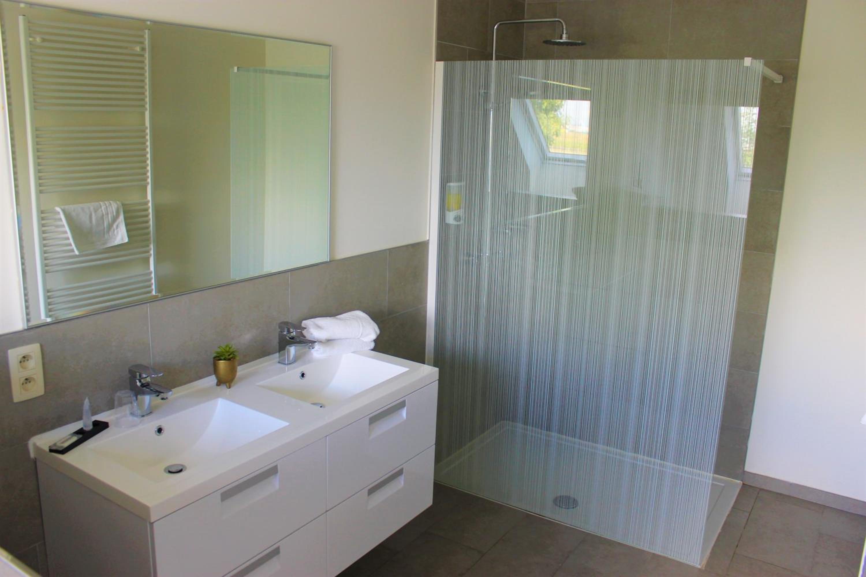 Double Room - Disability Access photo 3