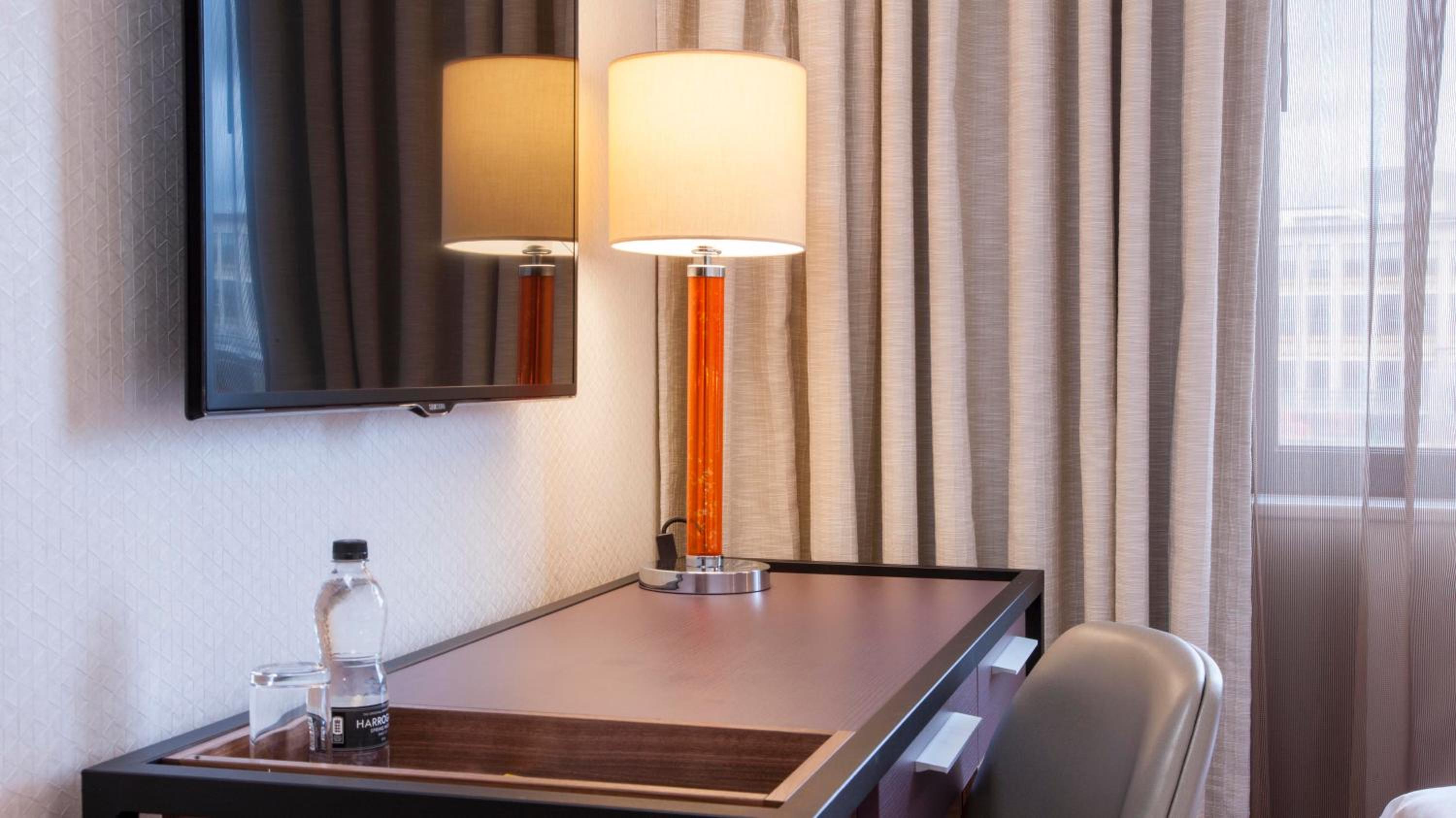 Premium Queen Room with sofa bed photo 1
