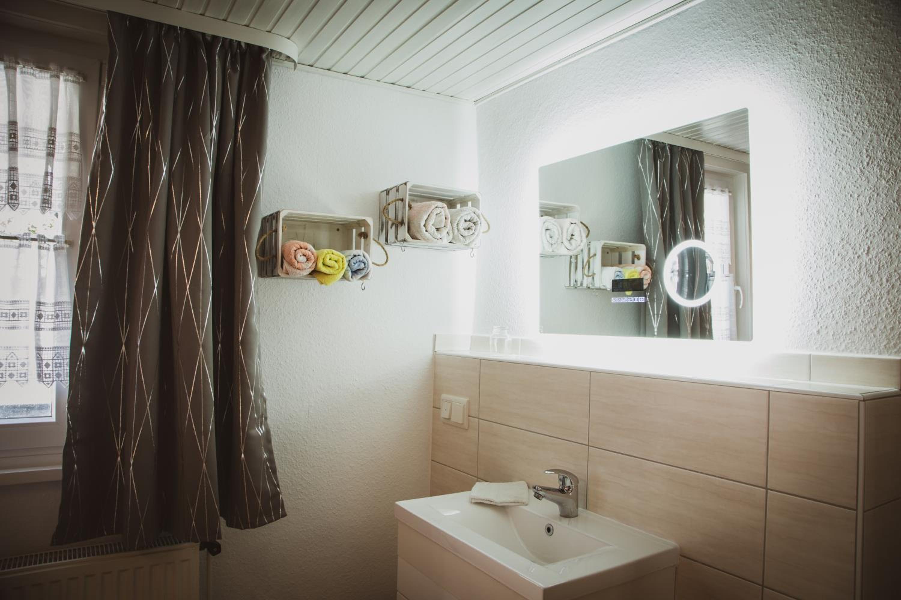 Single Room with Shared Bathroom photo 3