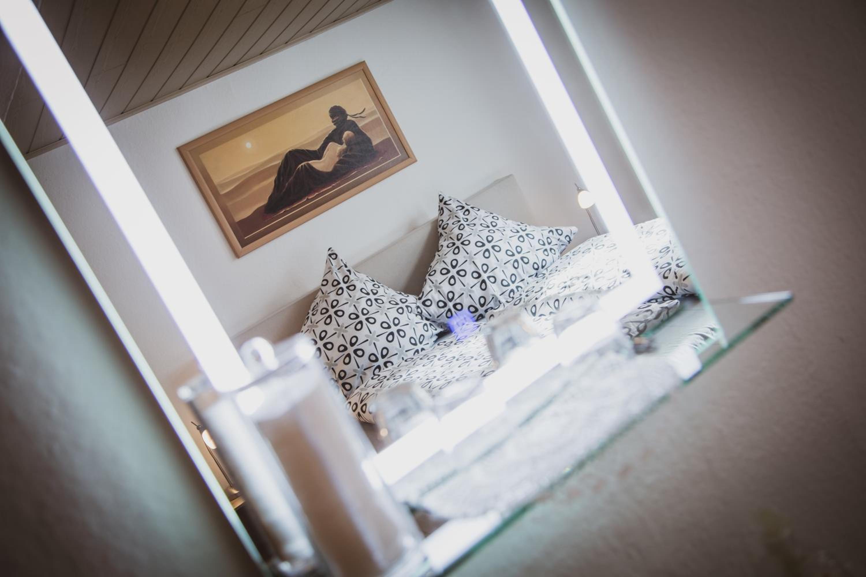 Double Room with Shared Bathroom photo 3