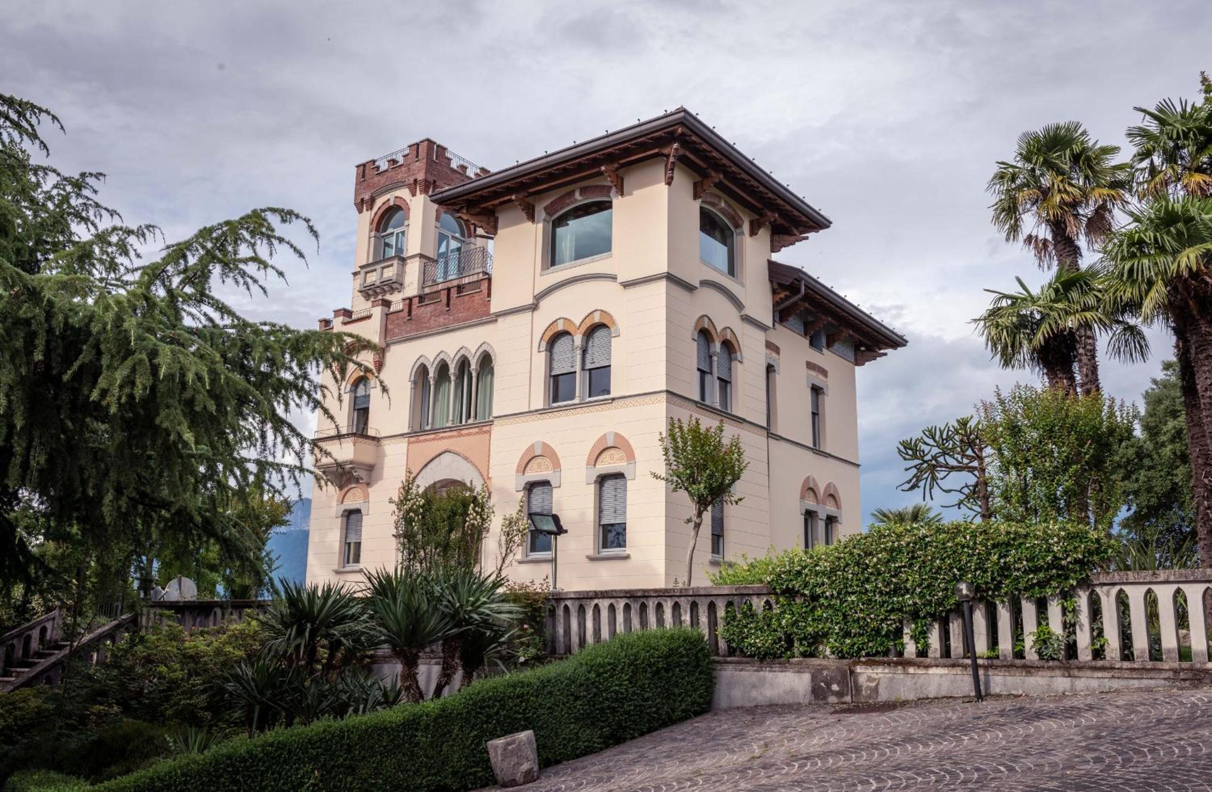 Villa photo 2