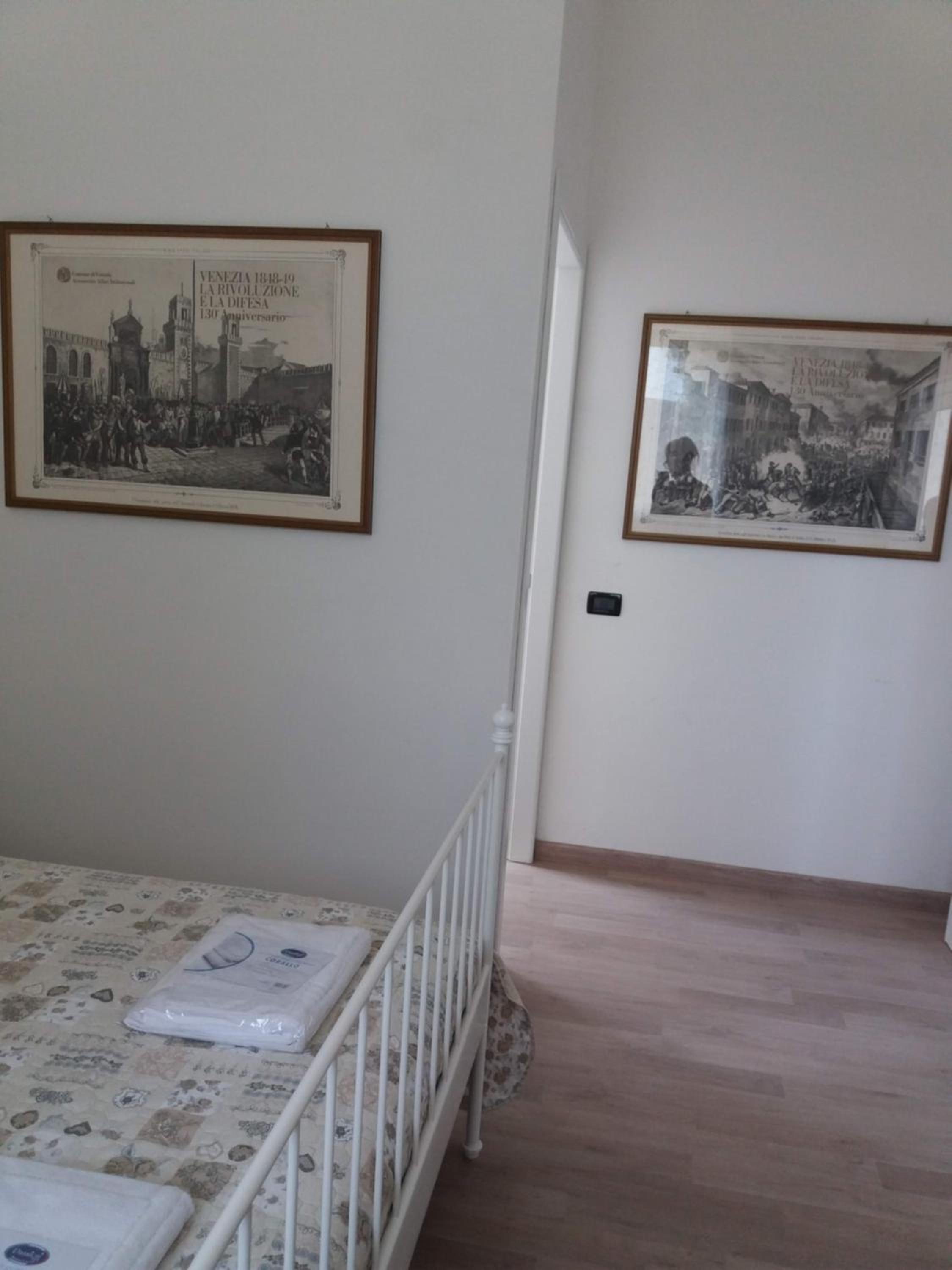Double Room with Private Bathroom - Photo 21
