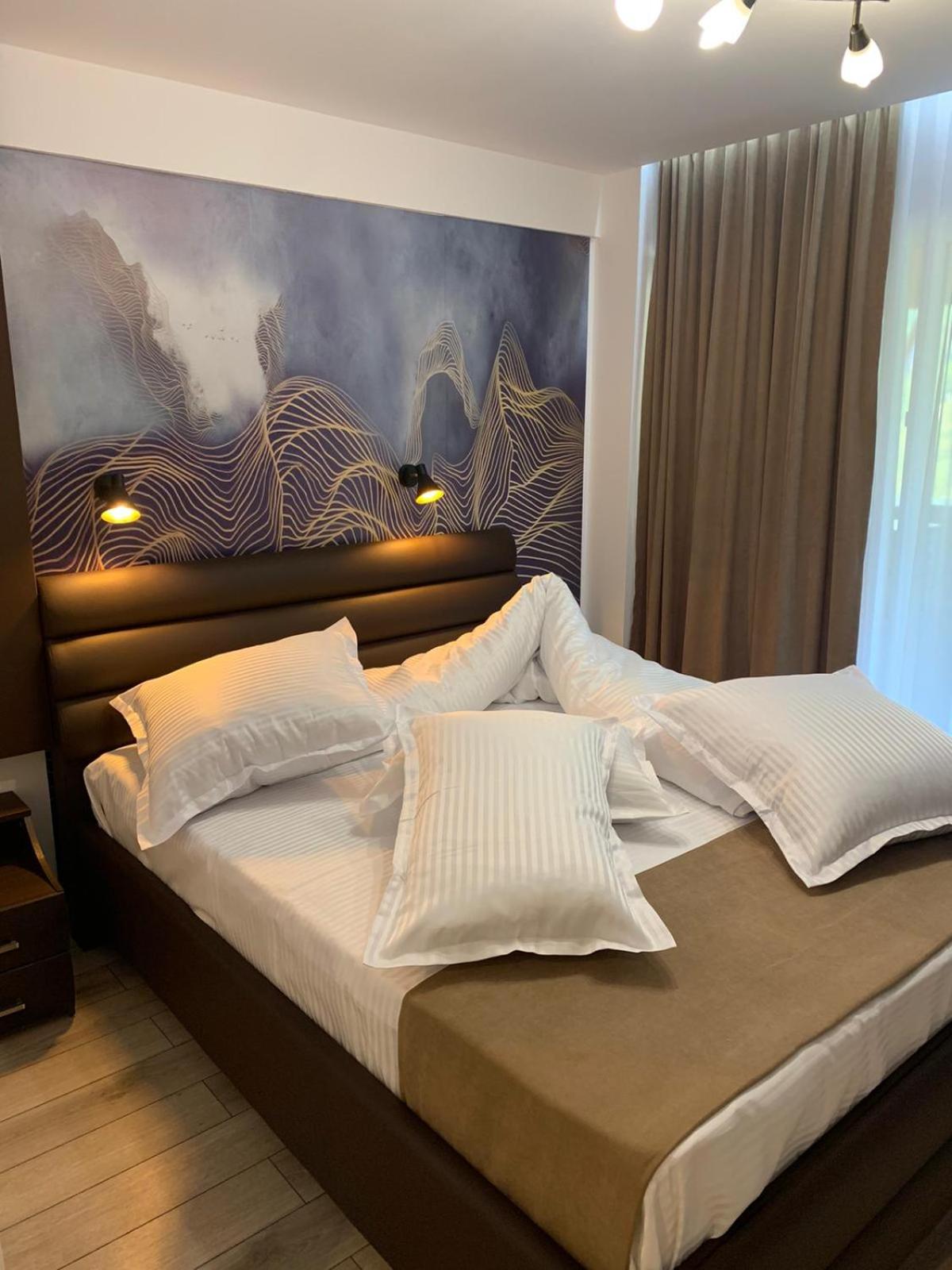 Double Room with Private Bathroom - Photo 13