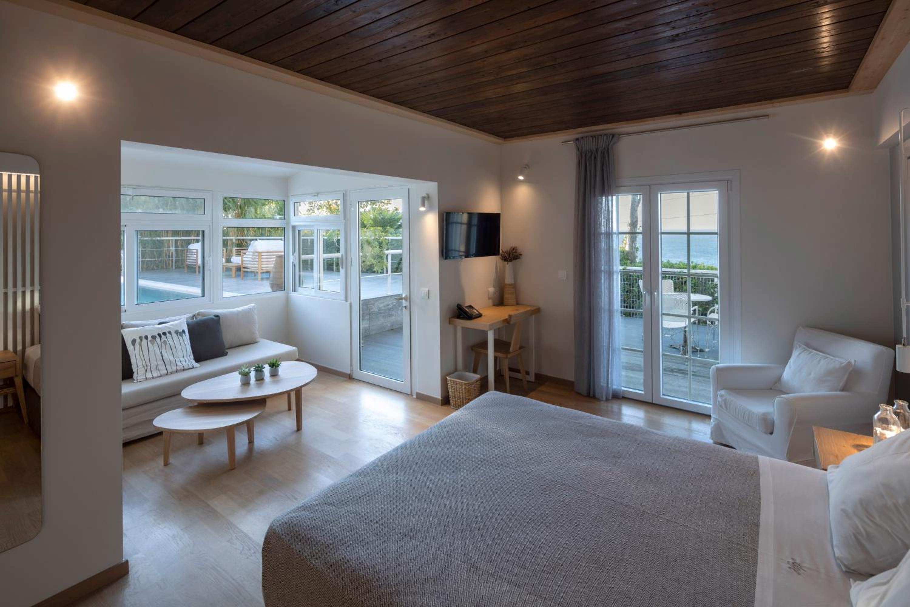 Suite Junior avec Piscine Privée - Vue sur Mer