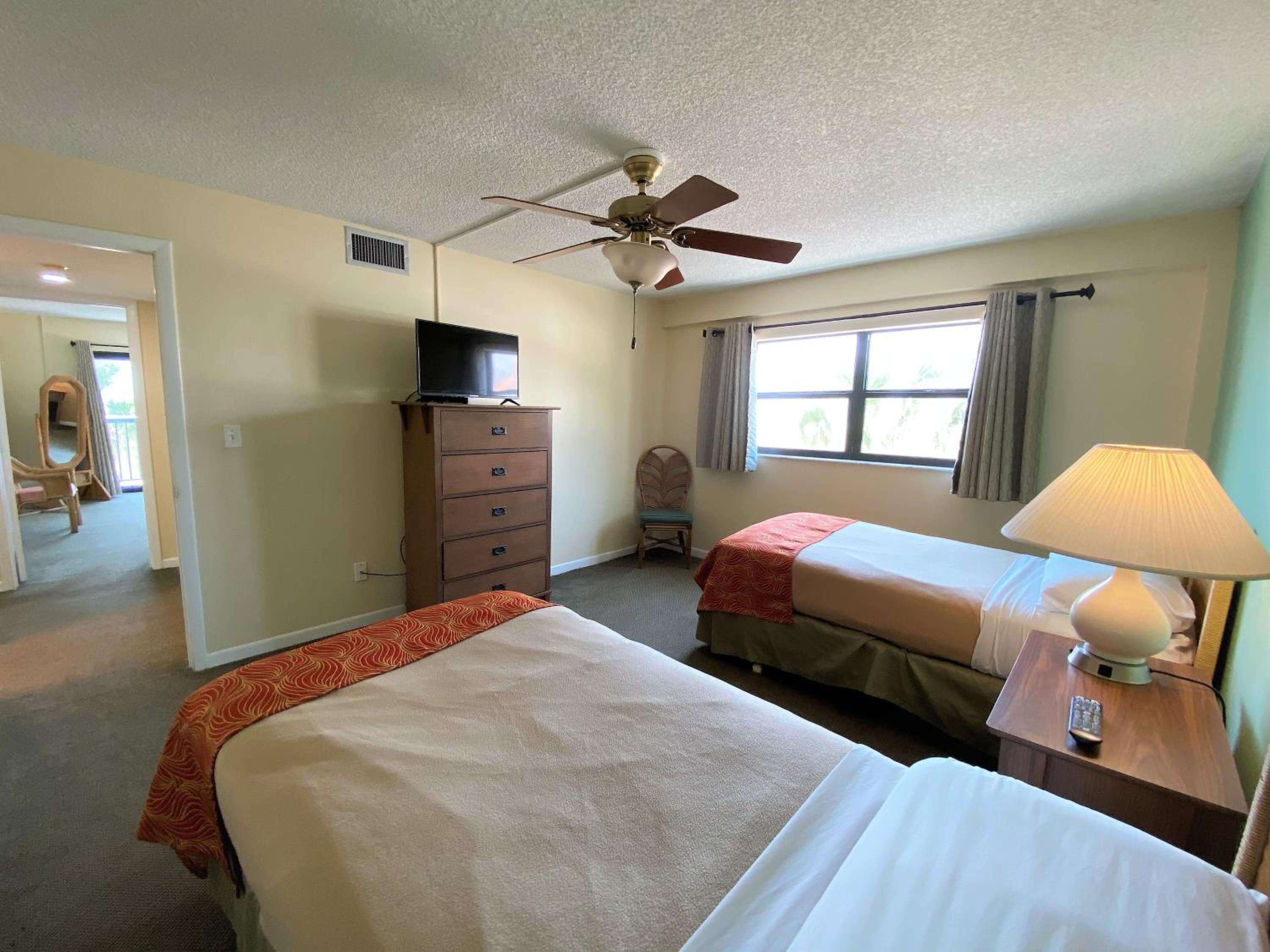 Two-Bedroom Apartment Gulf Front photo 2