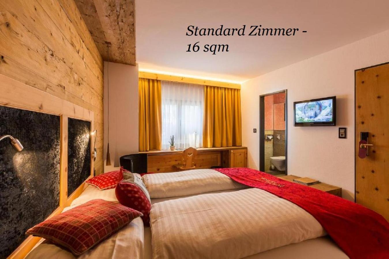 Standard Double Room thumbnail 6