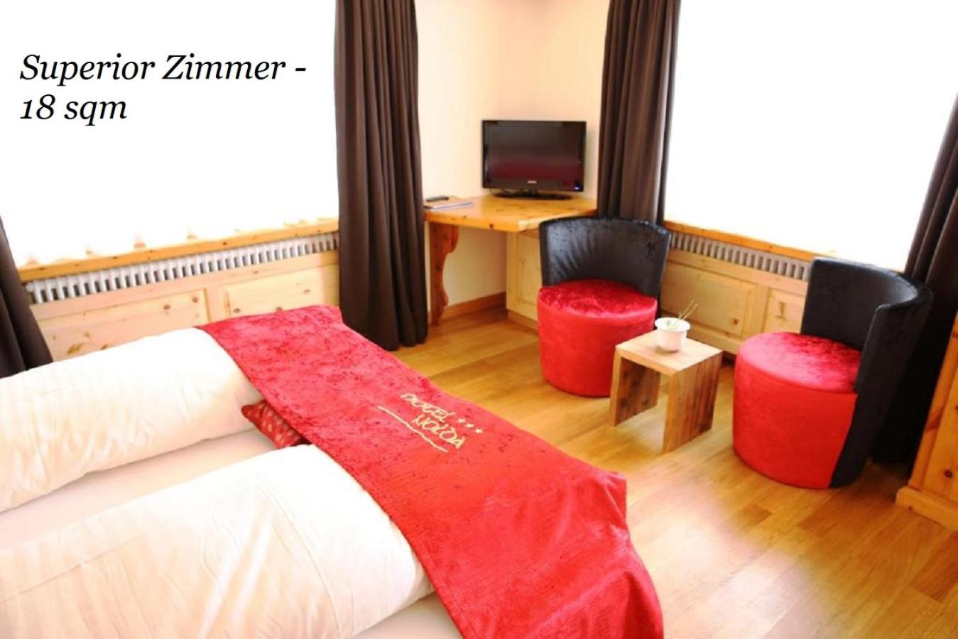 Superior Double Room thumbnail 5