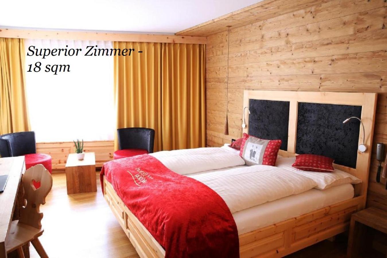 Superior Double Room thumbnail 6