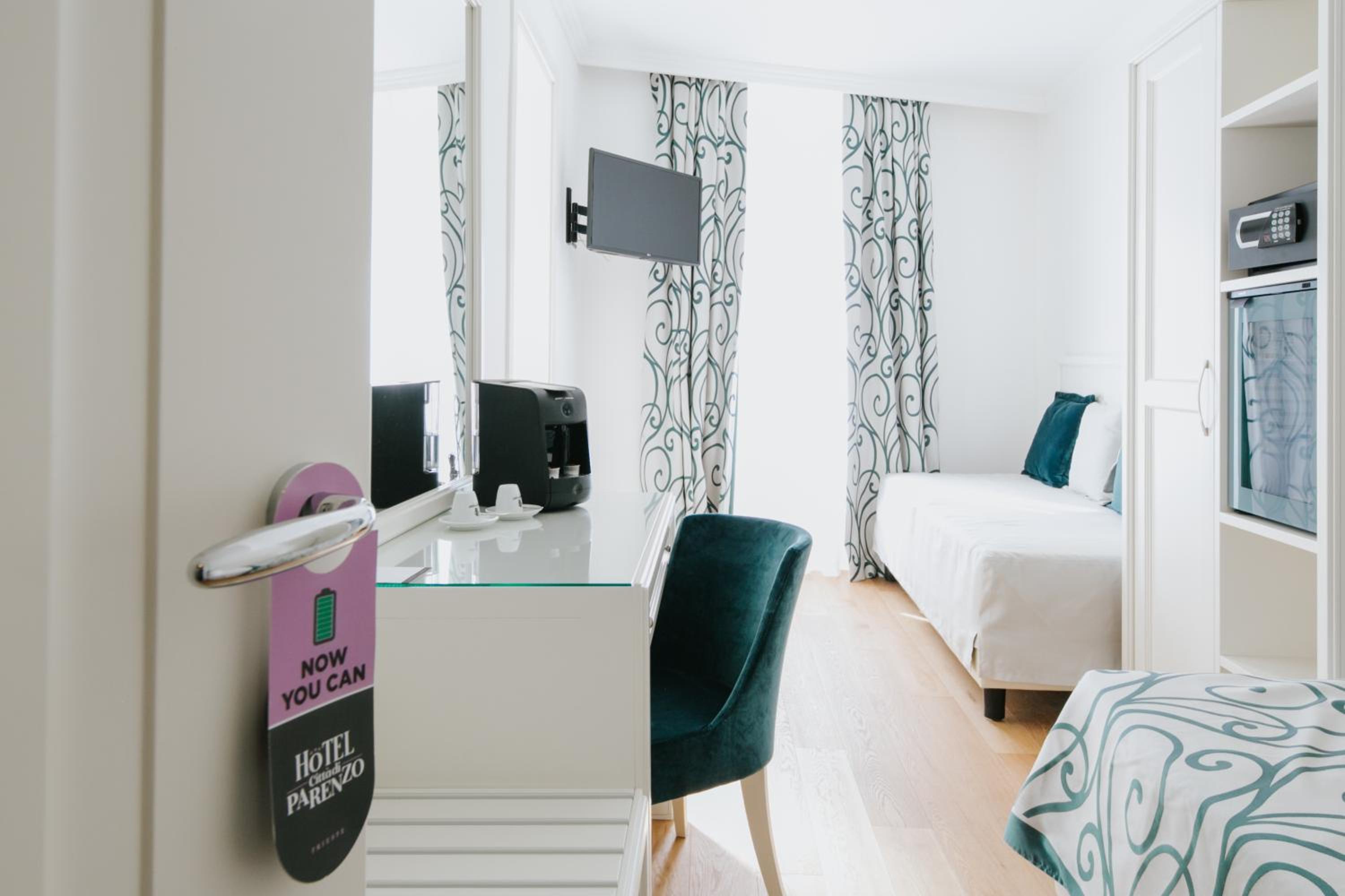 Twin Room - Photo 13
