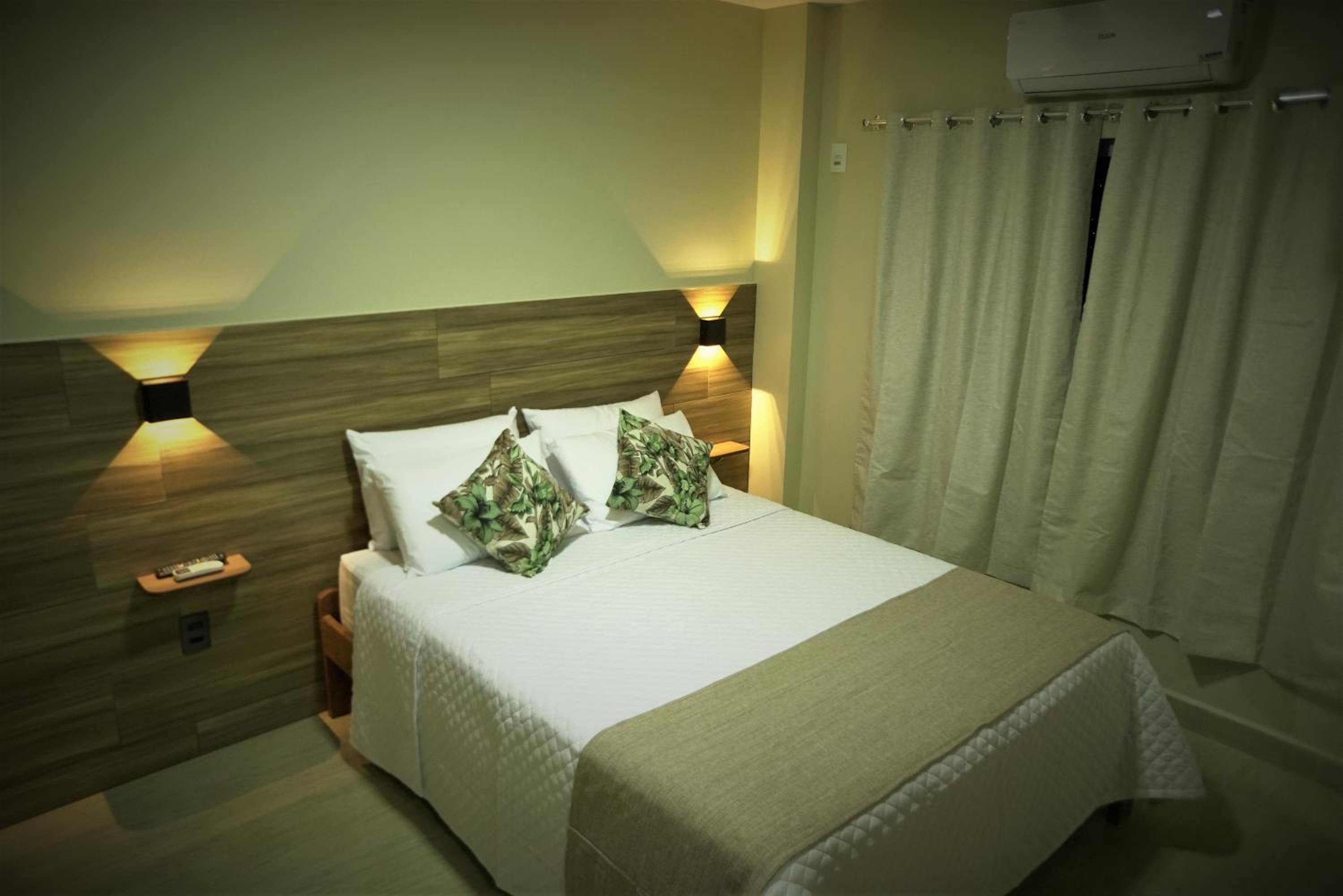 Double Room with Spa Bath - Photo 13