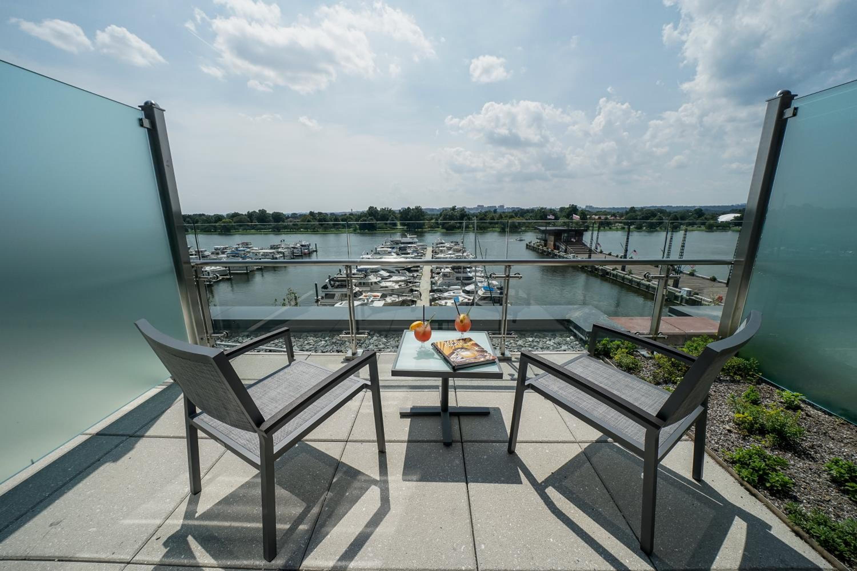 Premium King Room with Balcony and River View