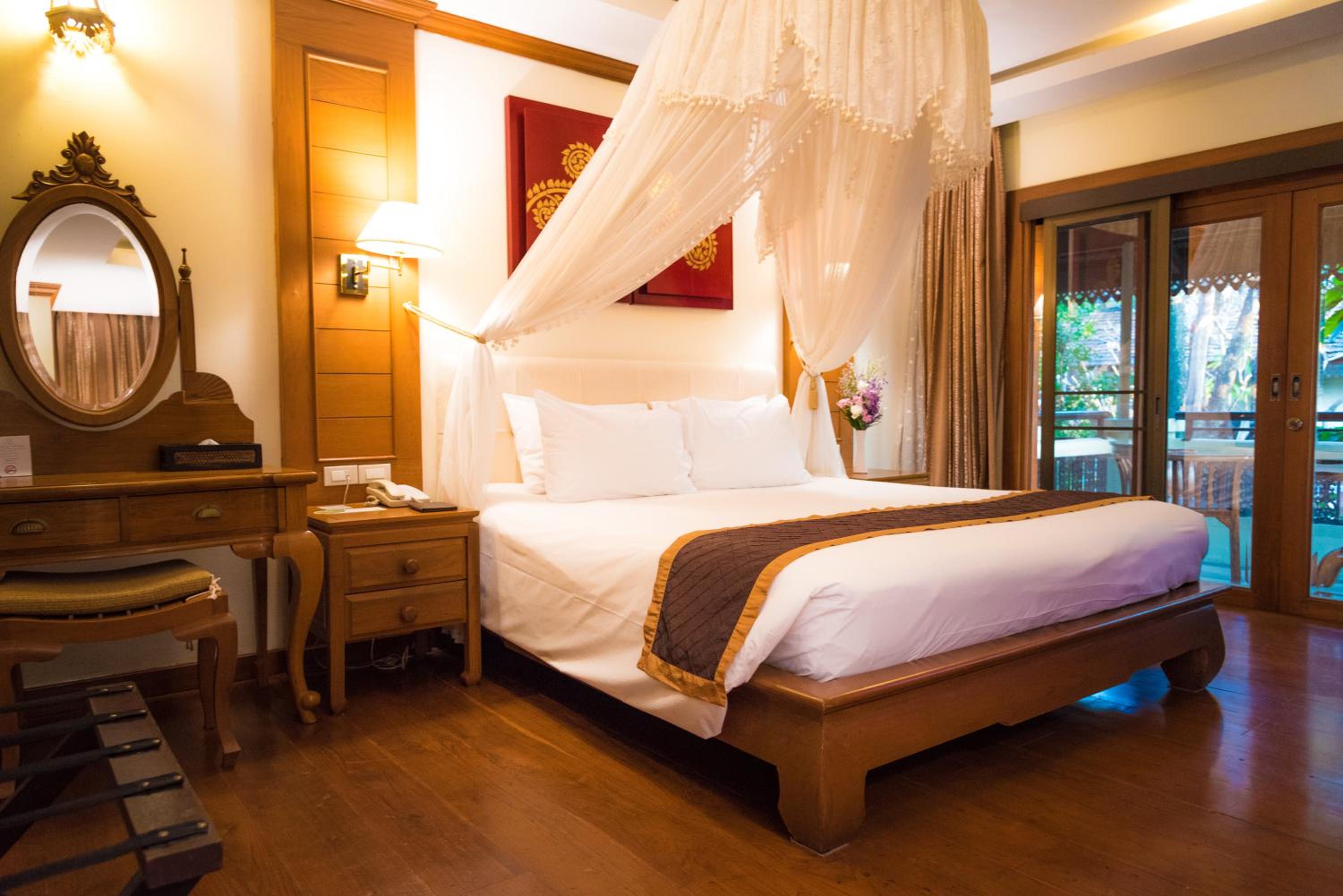 Deluxe King Room - Photo 2