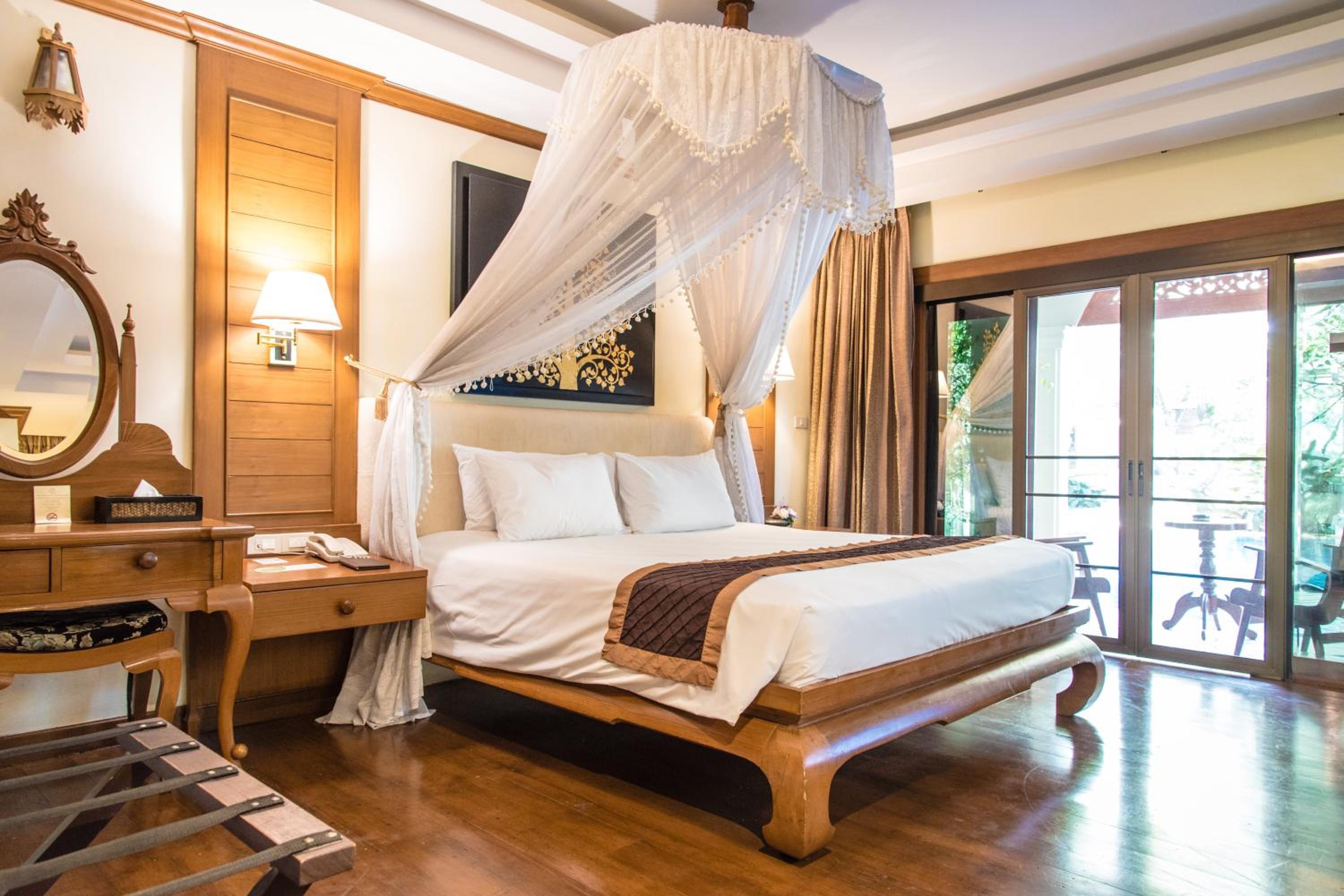 Deluxe King Room - Photo 3