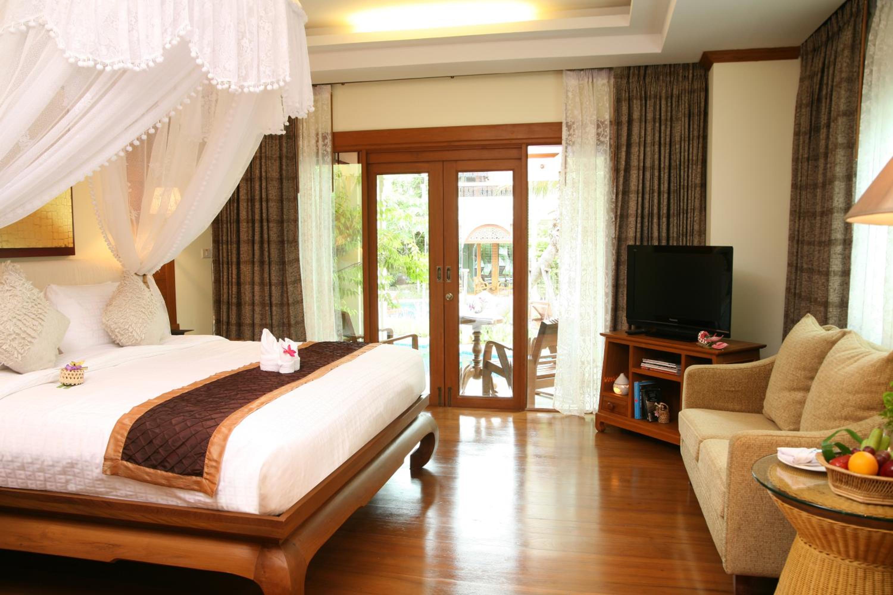Lanna Deluxe Double or Twin Room with Pool Access - Photo 3