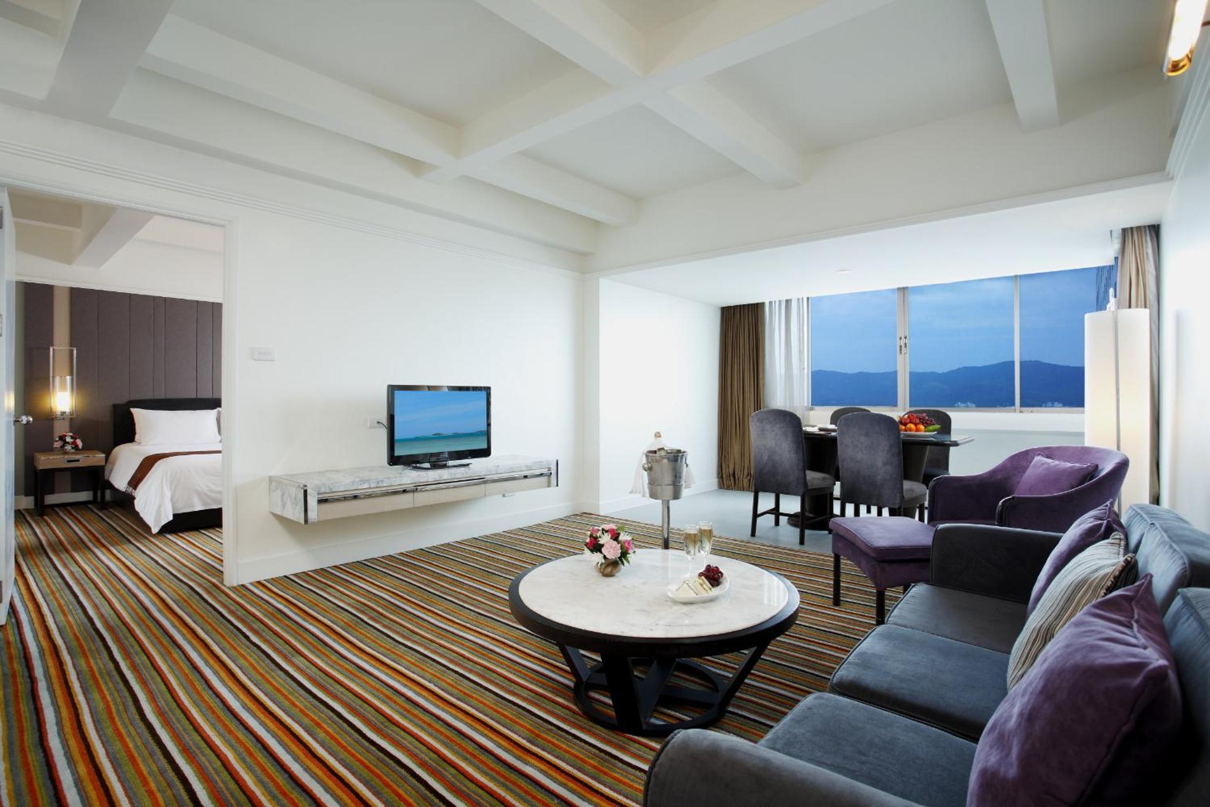 Executive Suite - King - Photo 1