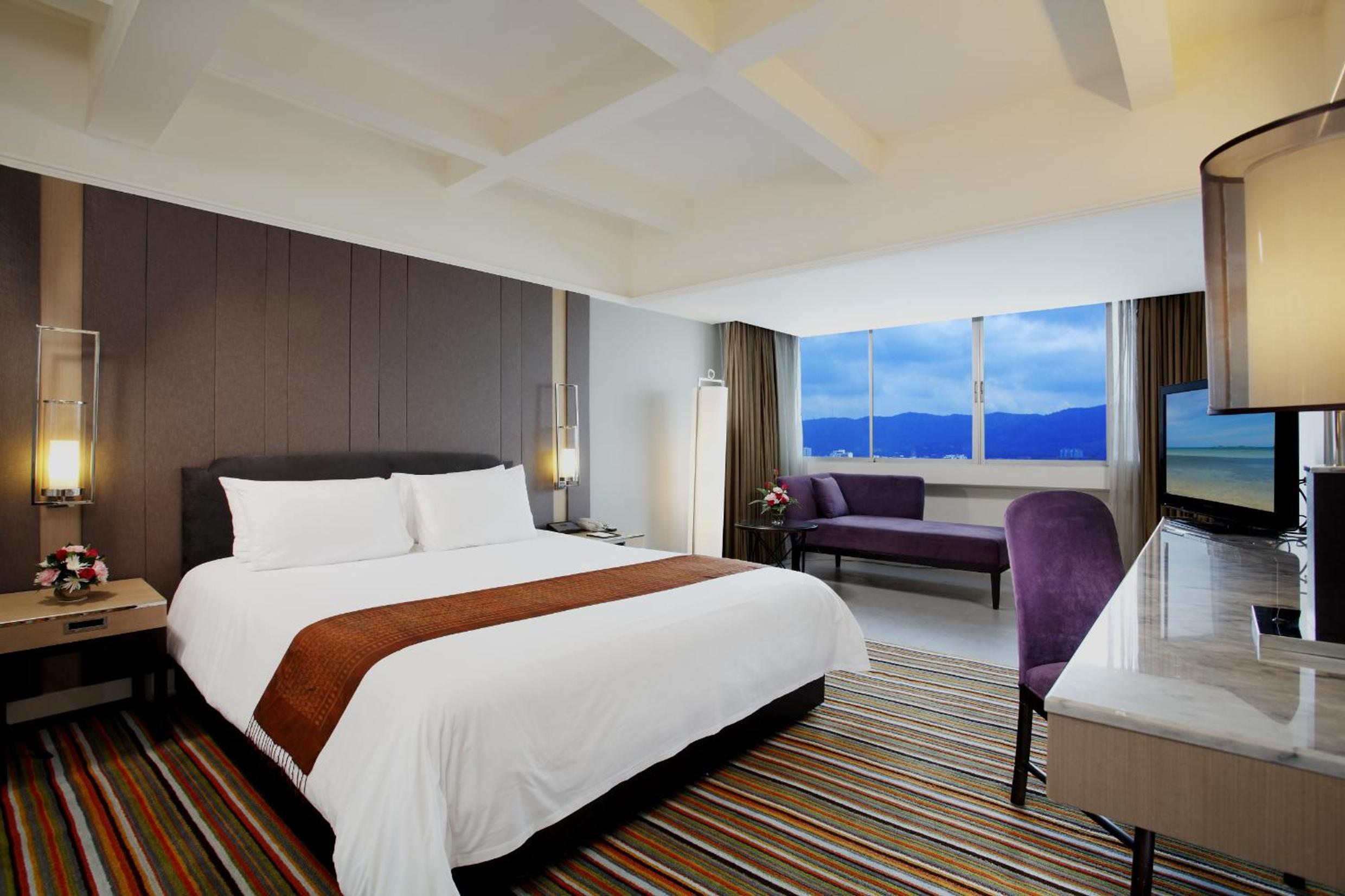 Executive Suite - King - Photo 2