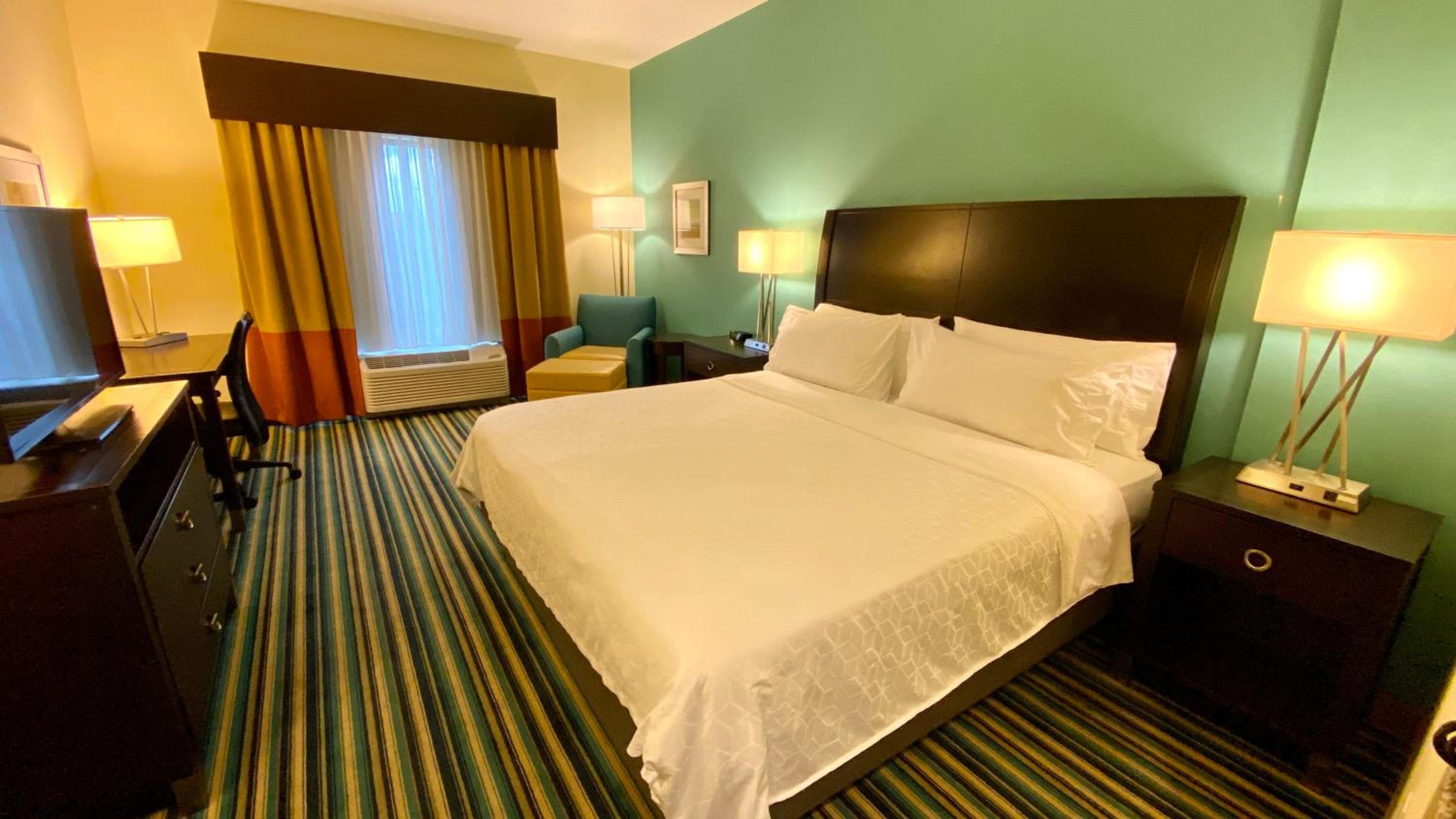 King Room - Mobility Access/Hearing Accessible