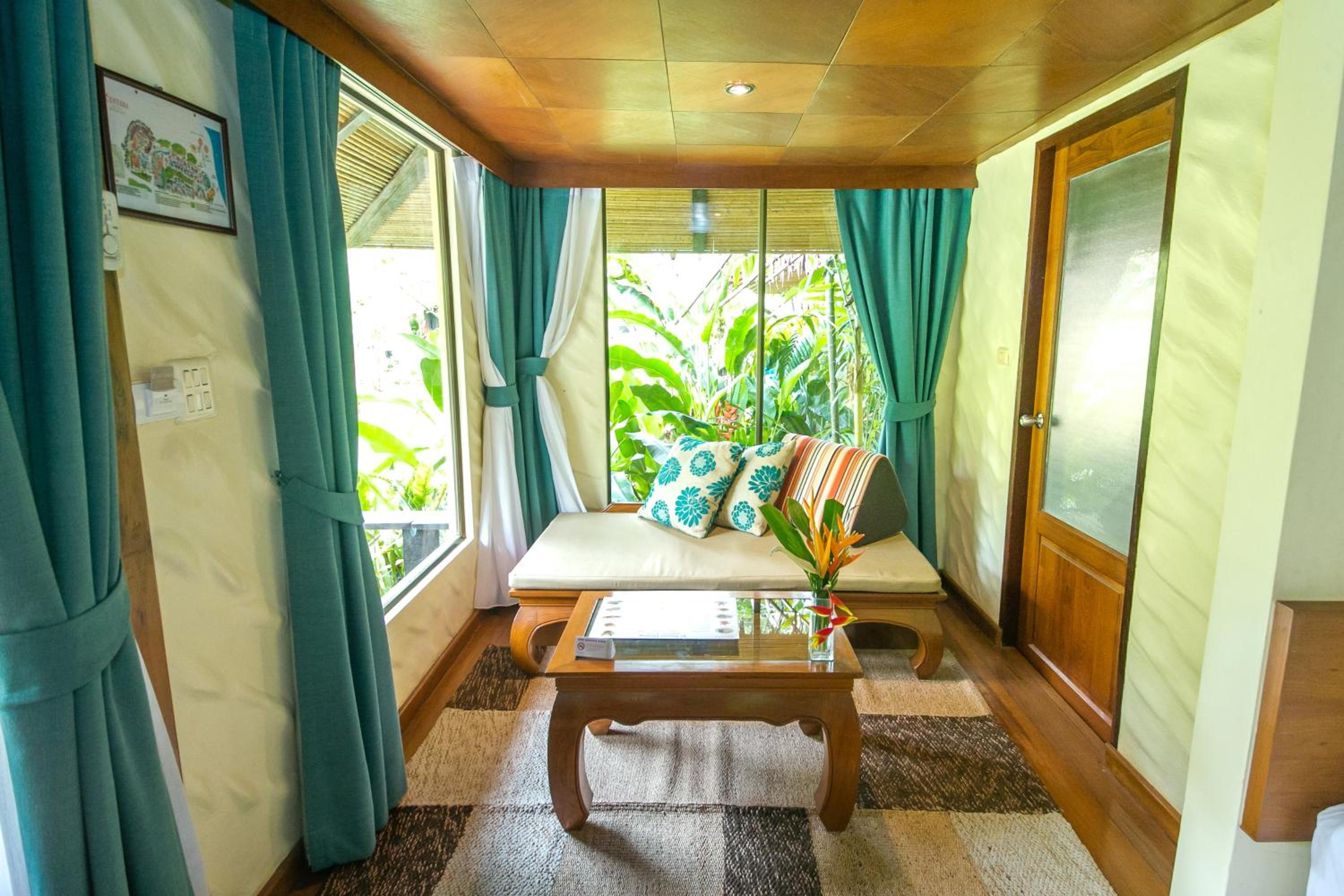Premium Deluxe Cabana - Photo 3
