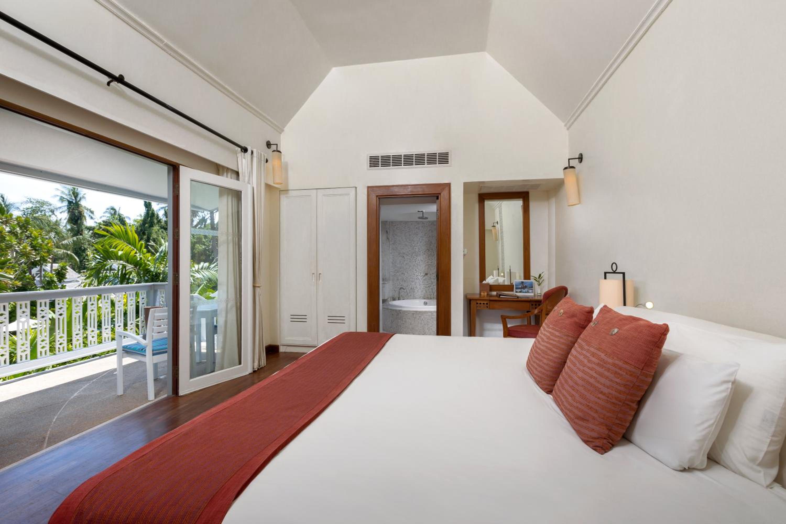Deluxe Ocean View King photo 2