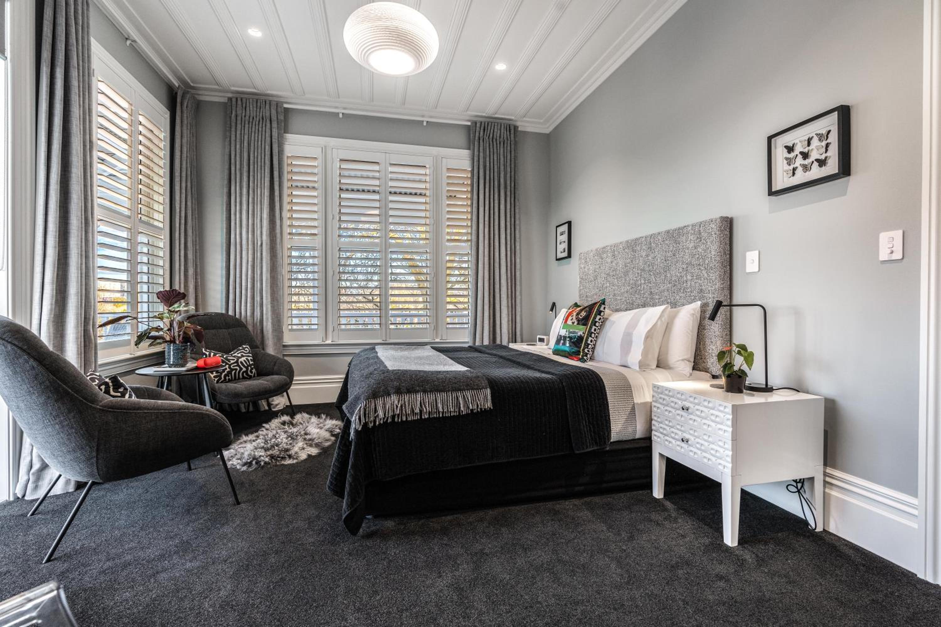 Deluxe King Suite