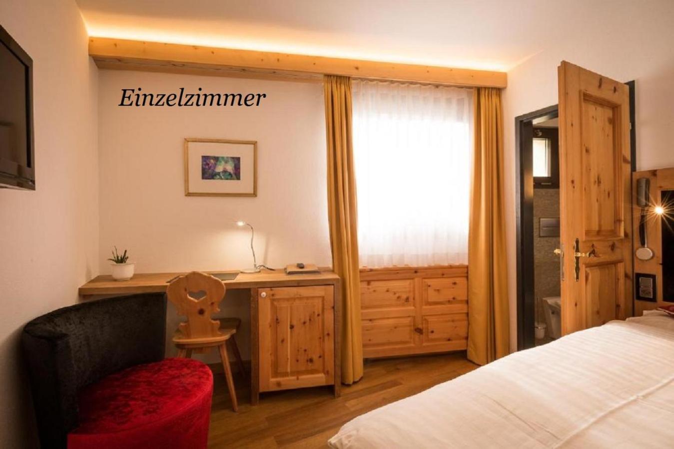 Single Room thumbnail 6