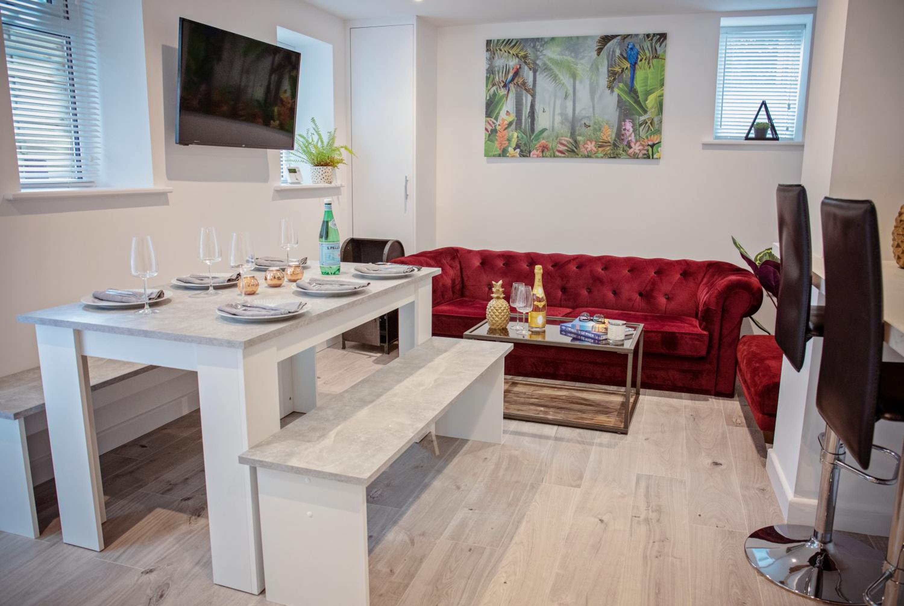 Two-Bedroom Apartment - Photo 9