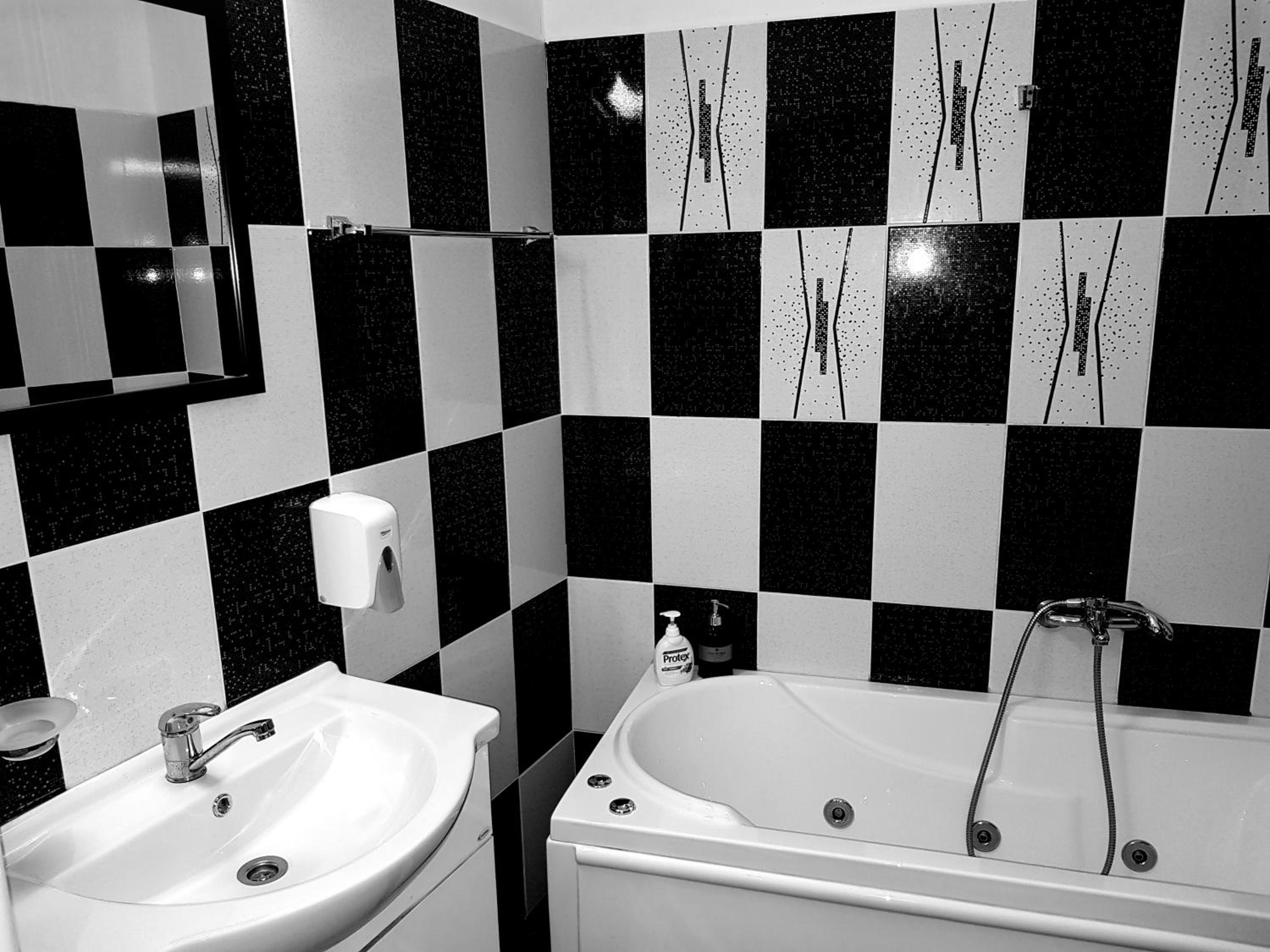 Studio with Spa Bath - Photo 9