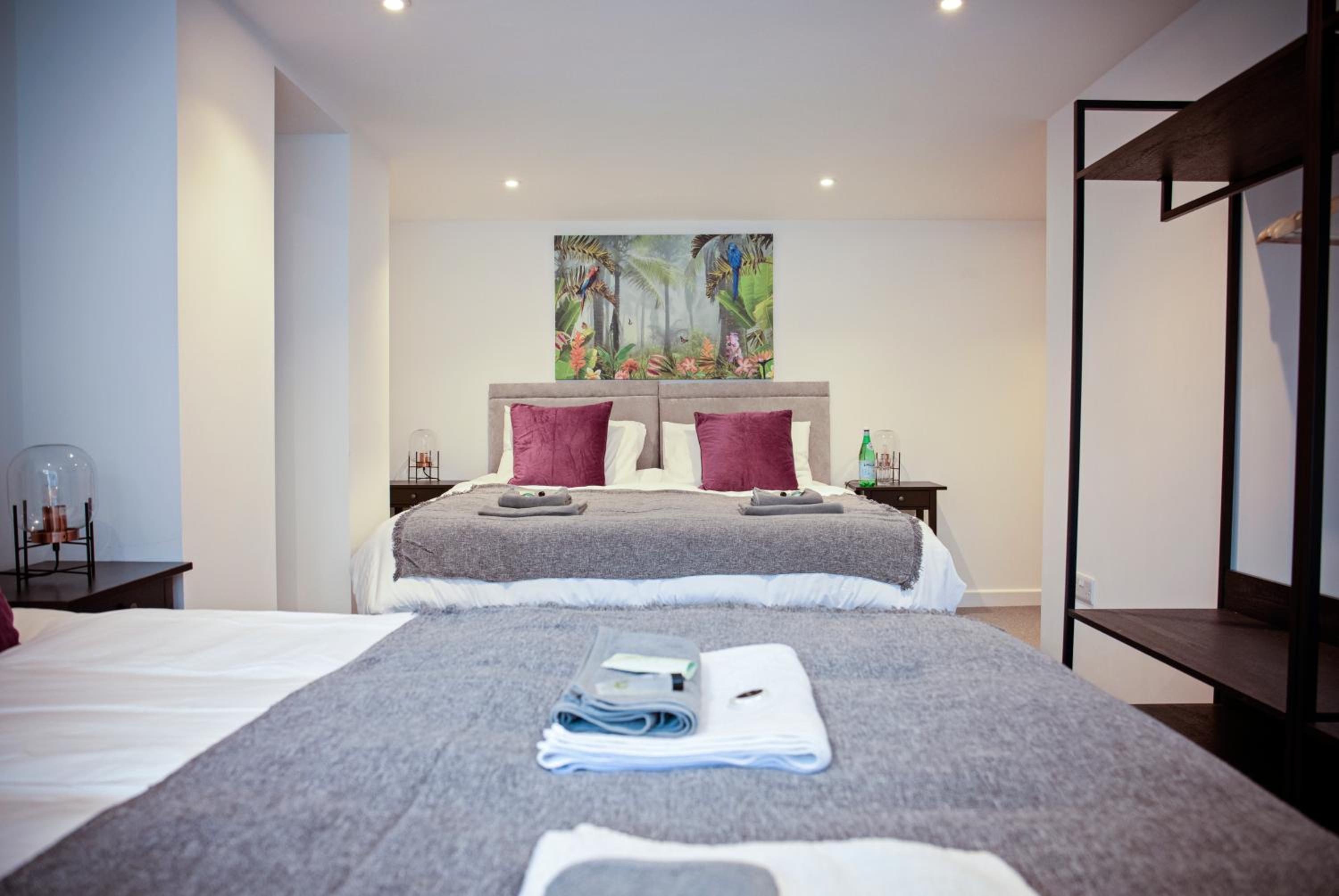Two-Bedroom Apartment - Photo 8