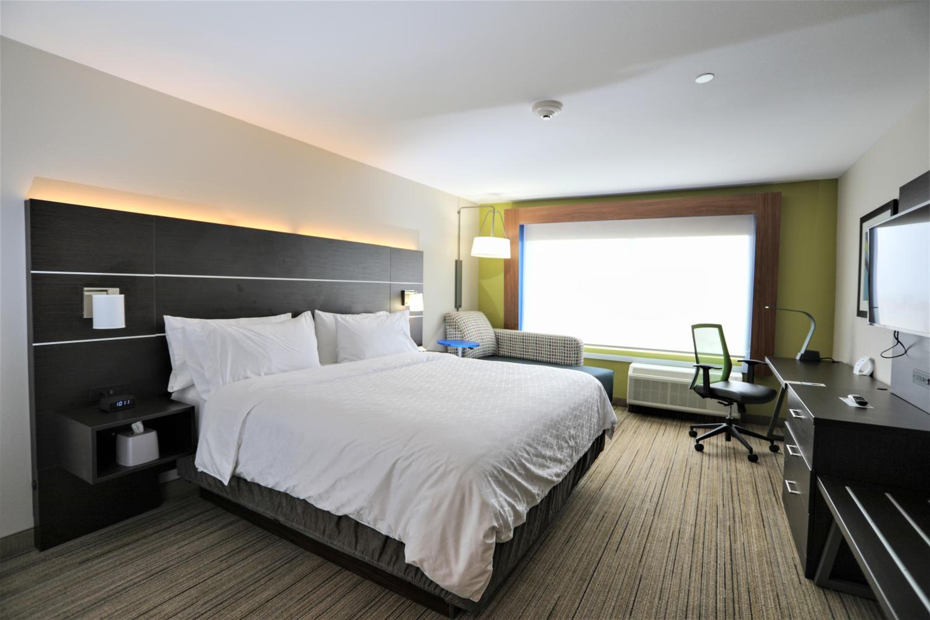 Standard King Room - Photo 1
