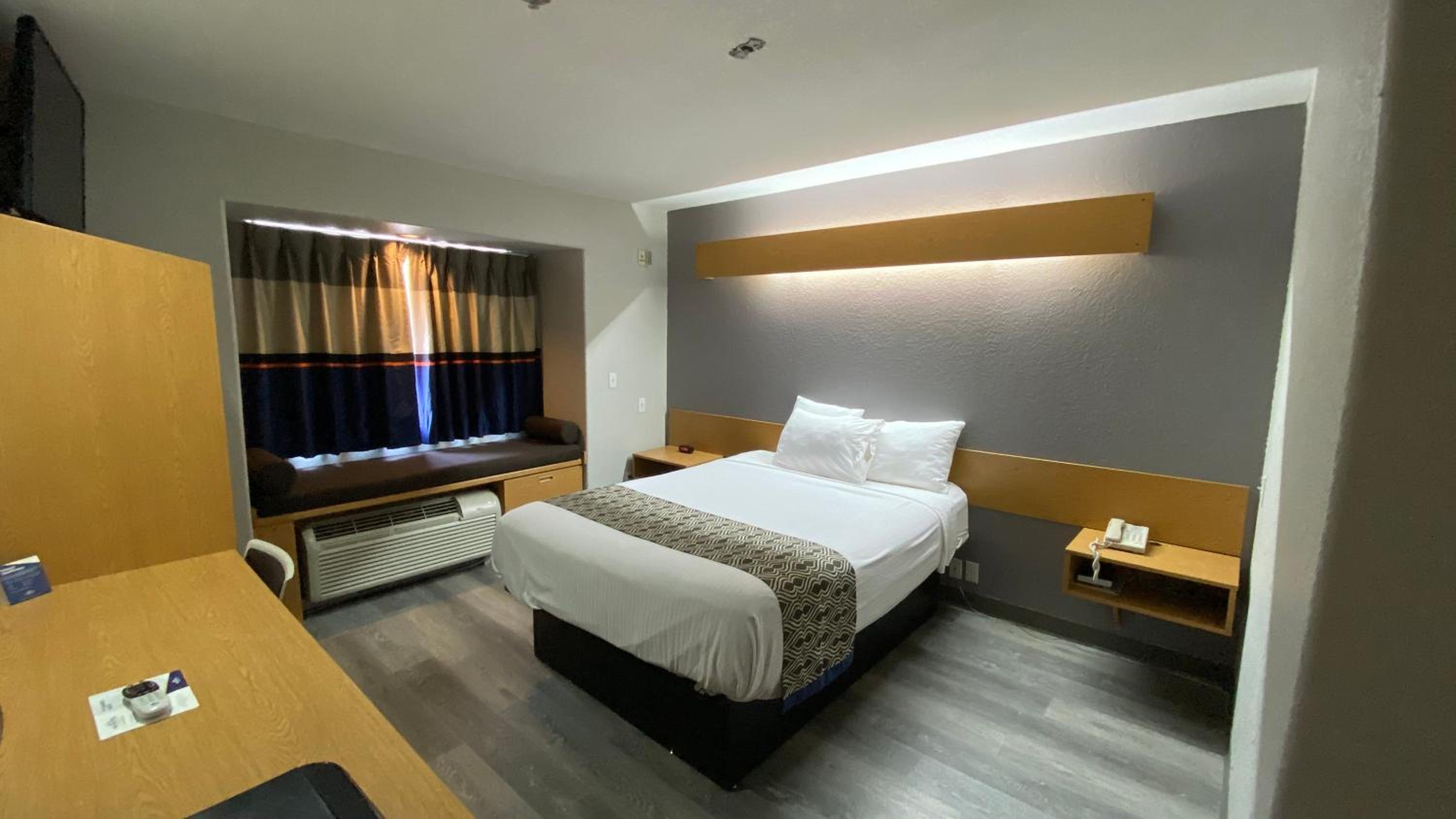 Queen Room - Disability Access/Non-Smoking - Photo 4