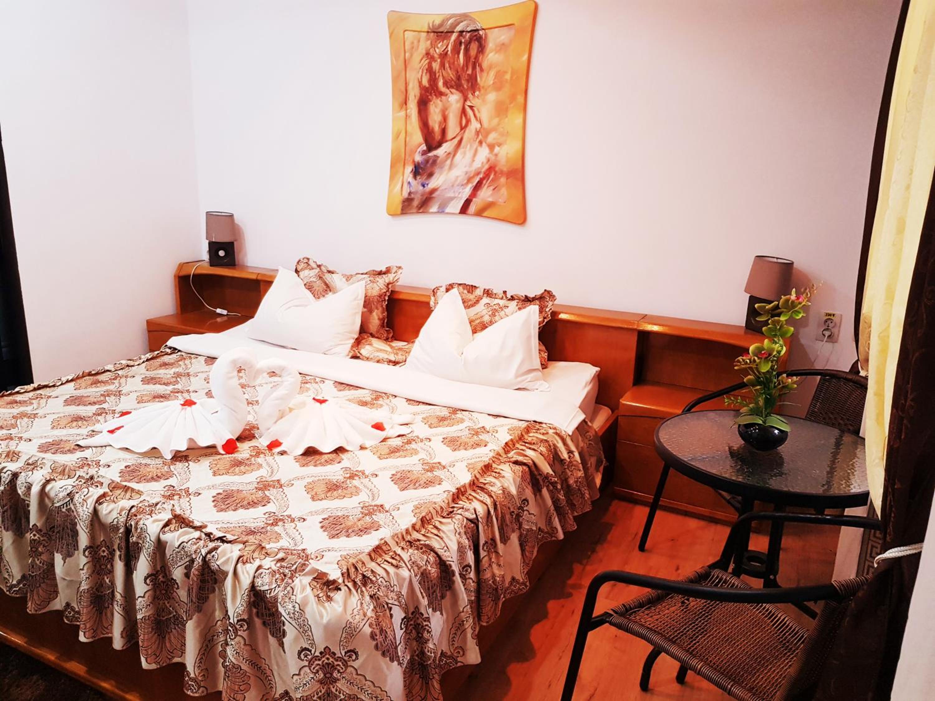 Studio with Spa Bath - Photo 4