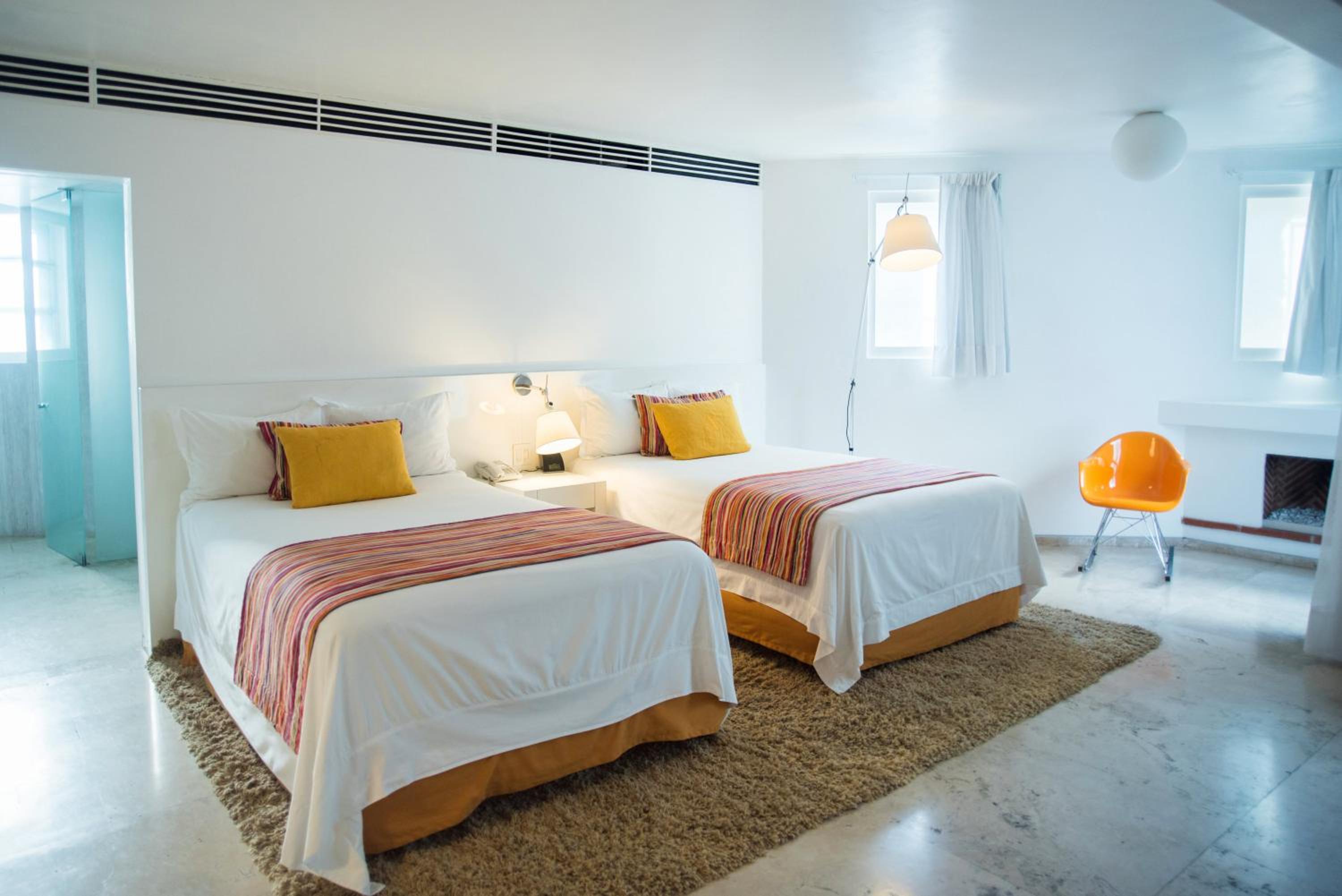 Deluxe Double Room with Two Double Beds - Photo 3