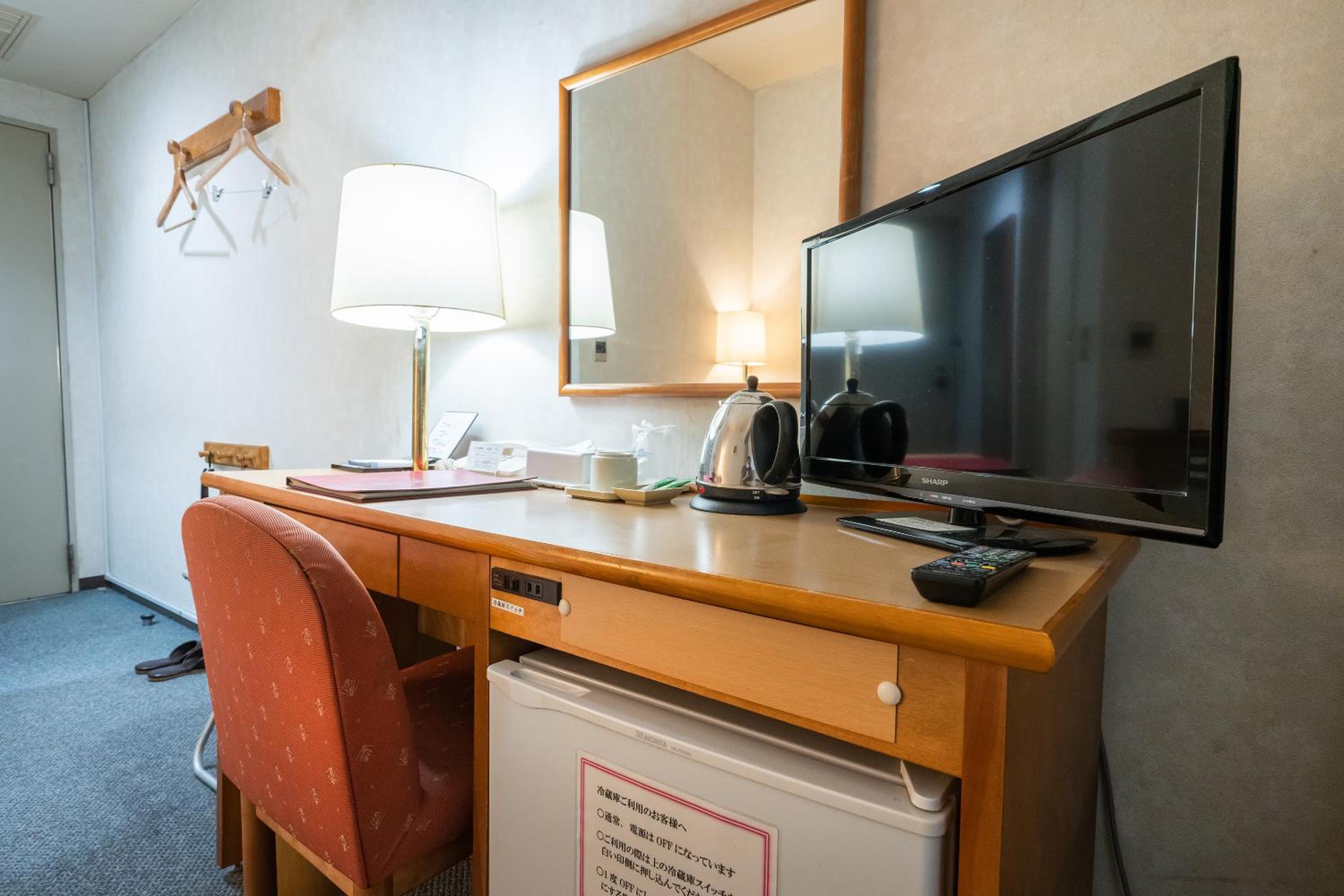 Single Room - Smoking photo 3