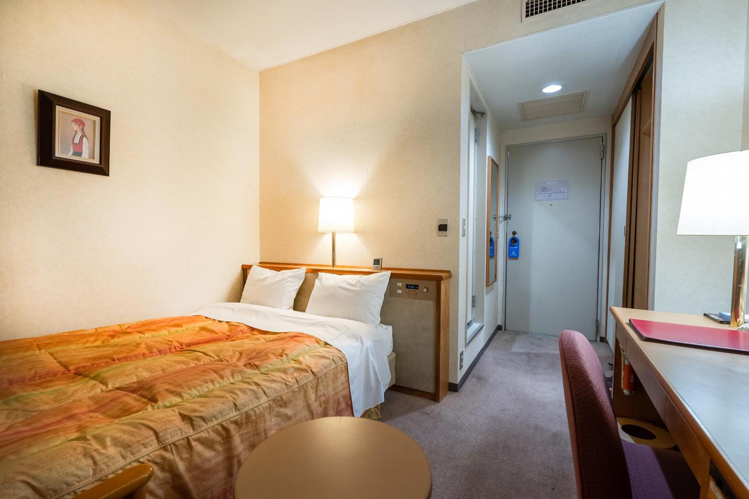 Double Room - Non-Smoking photo 3