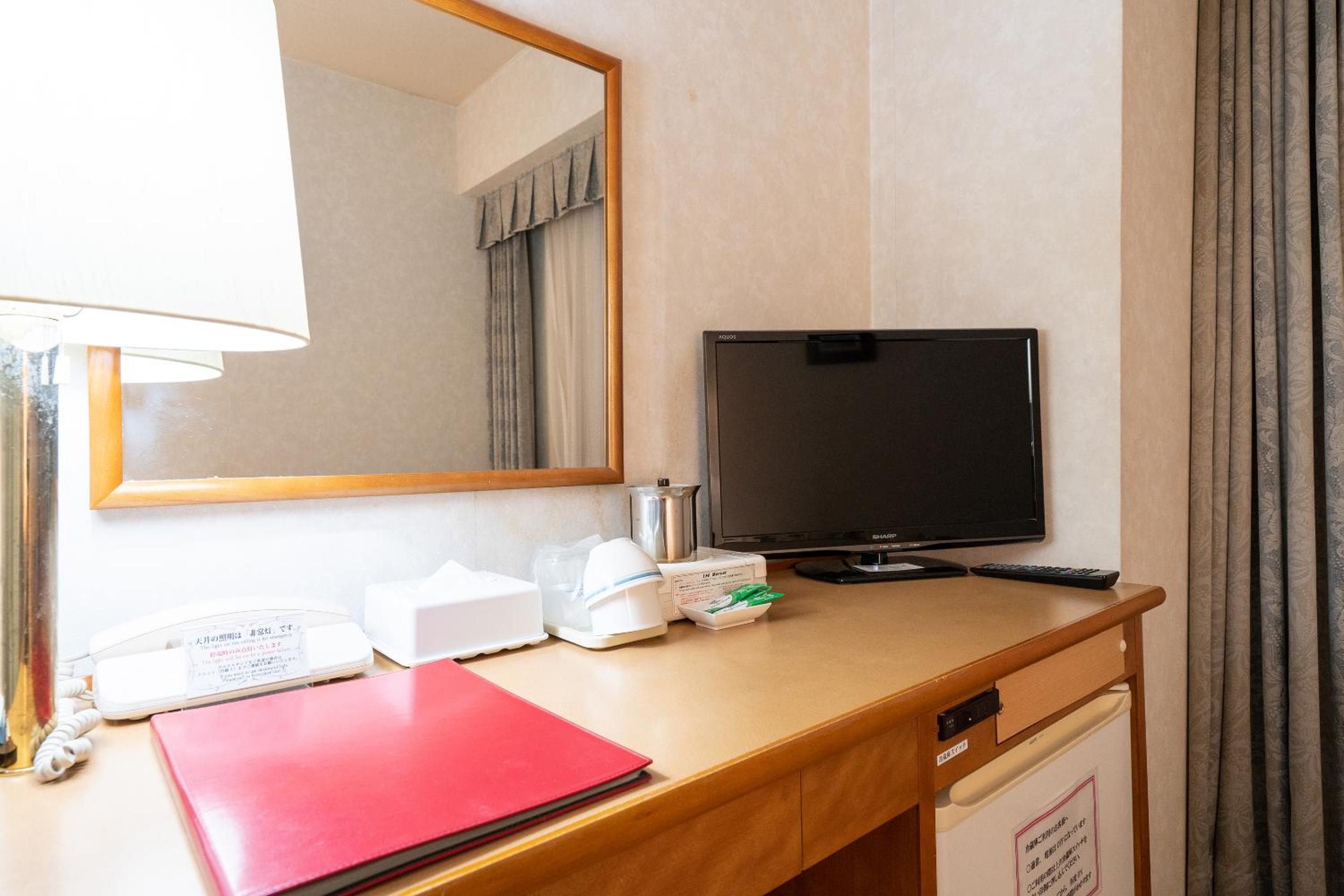 Double Room with Small Double Bed - Non-Smoking photo 3