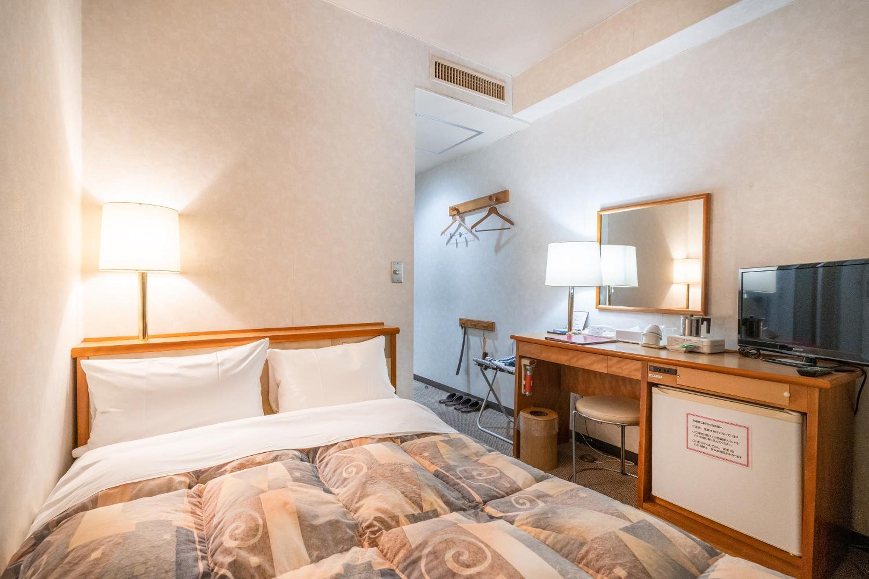Double Room with Small Double Bed - Non-Smoking photo 2