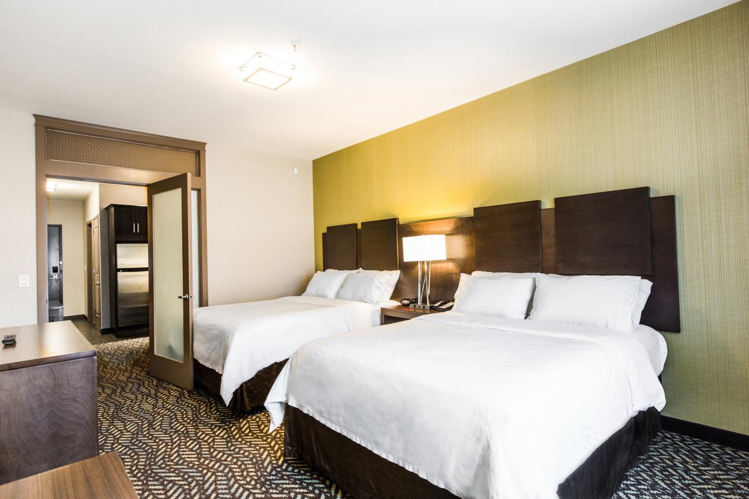 Executive Queen Suite