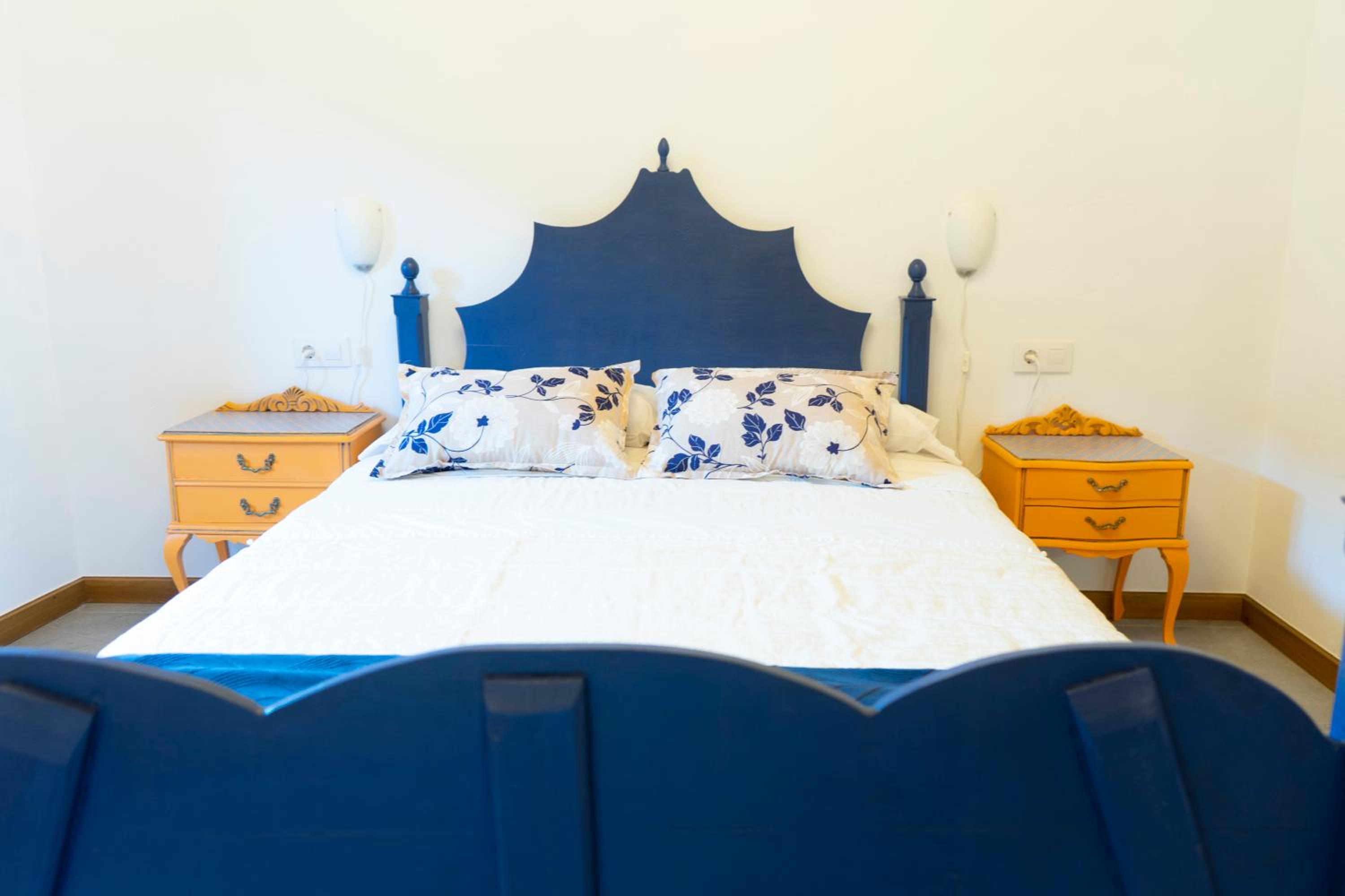 Double Room with Private Bathroom - Photo 2