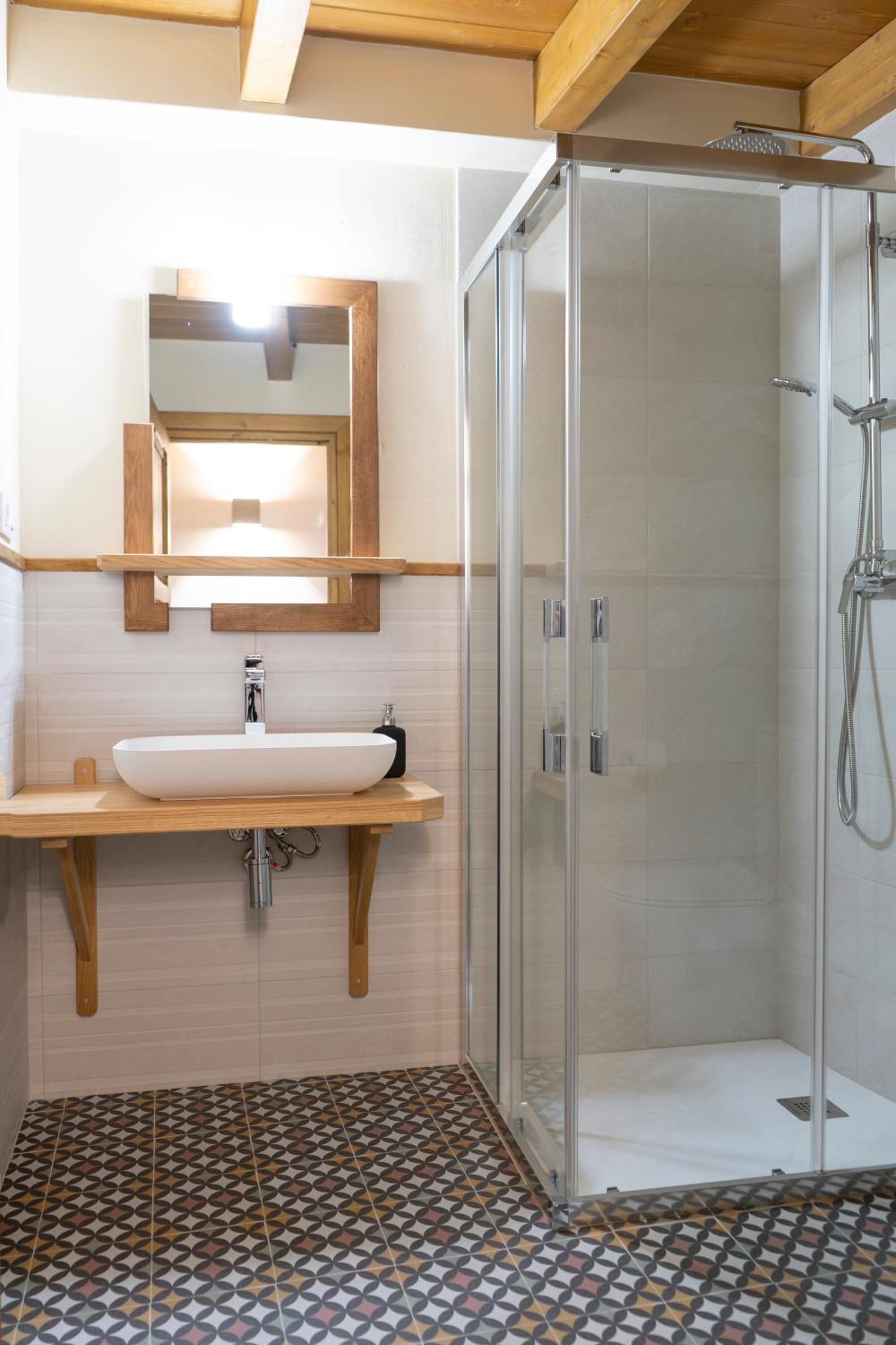 Apartment - Split Level - Photo 9