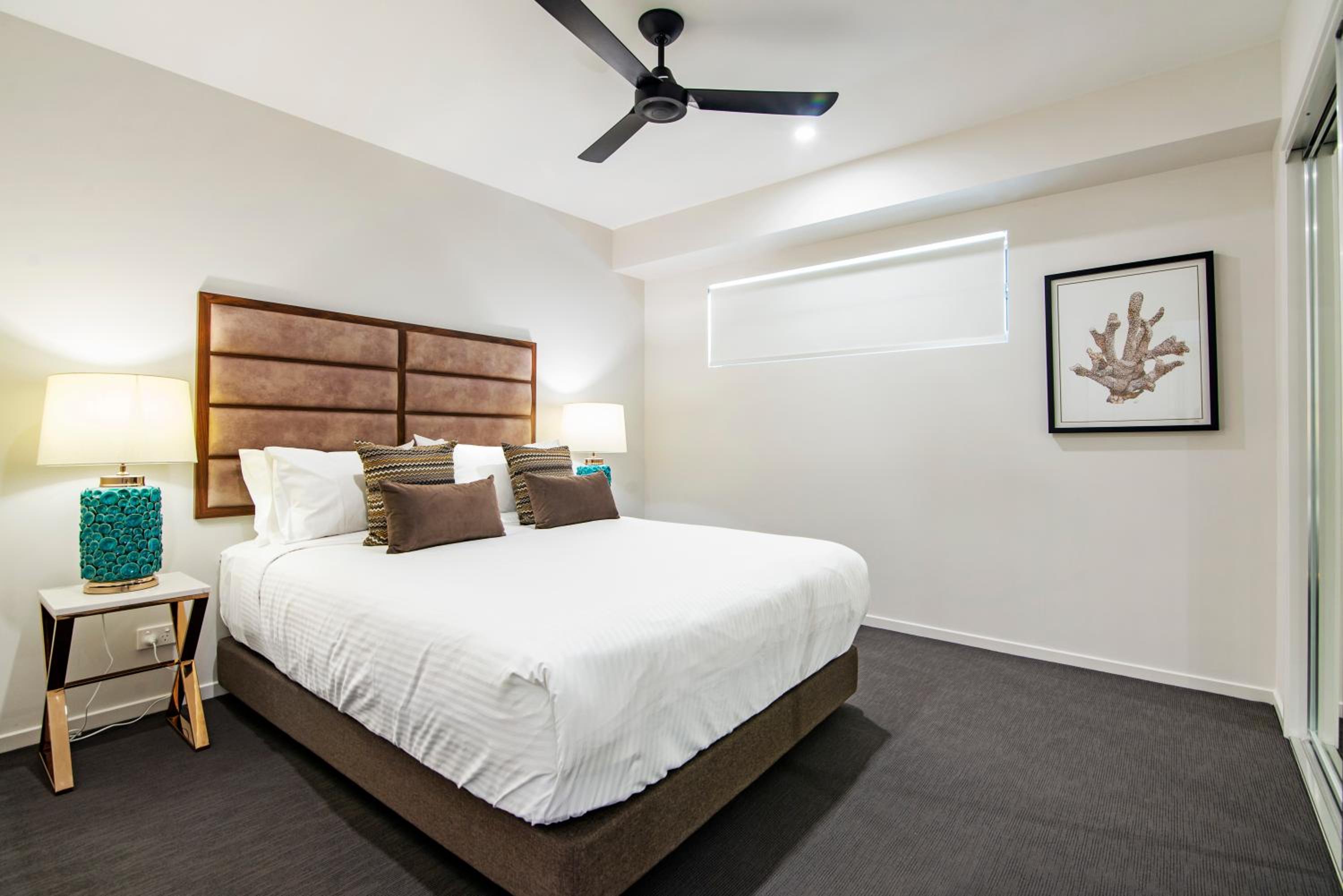 Two Bedroom Two Bathroom Apartment photo 2