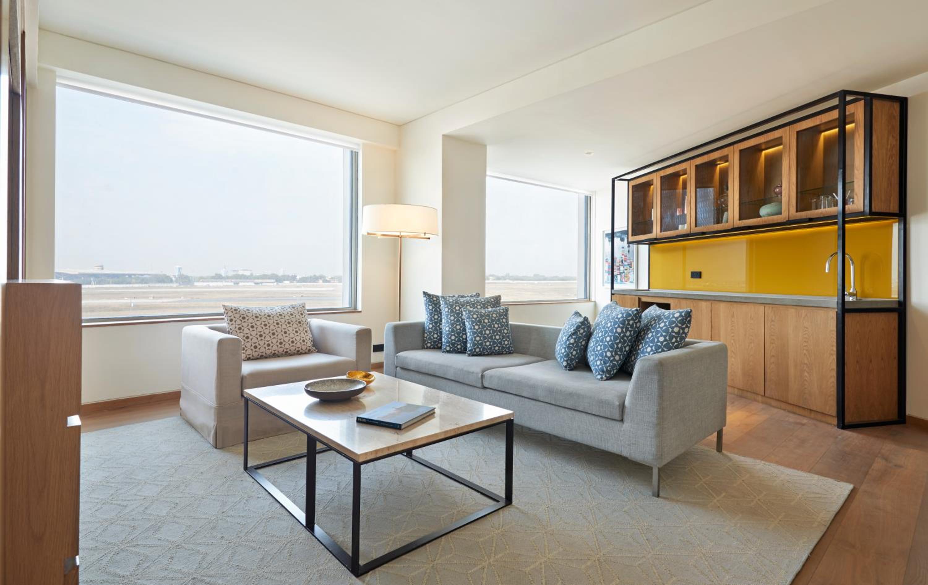 Large Suite with View - Photo 6