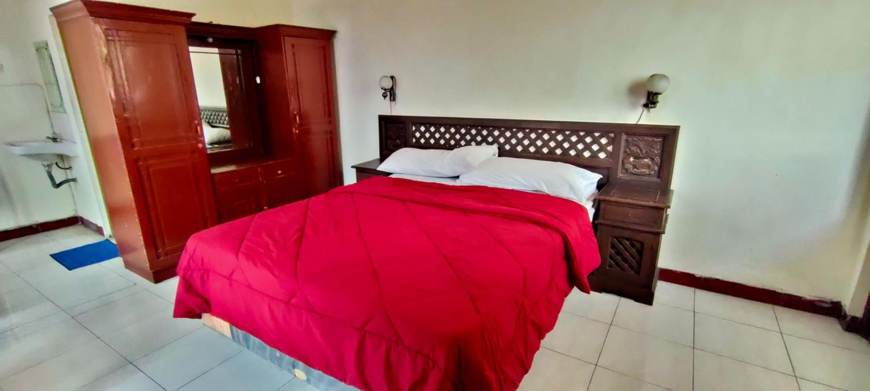 Executive Suite - Photo 1