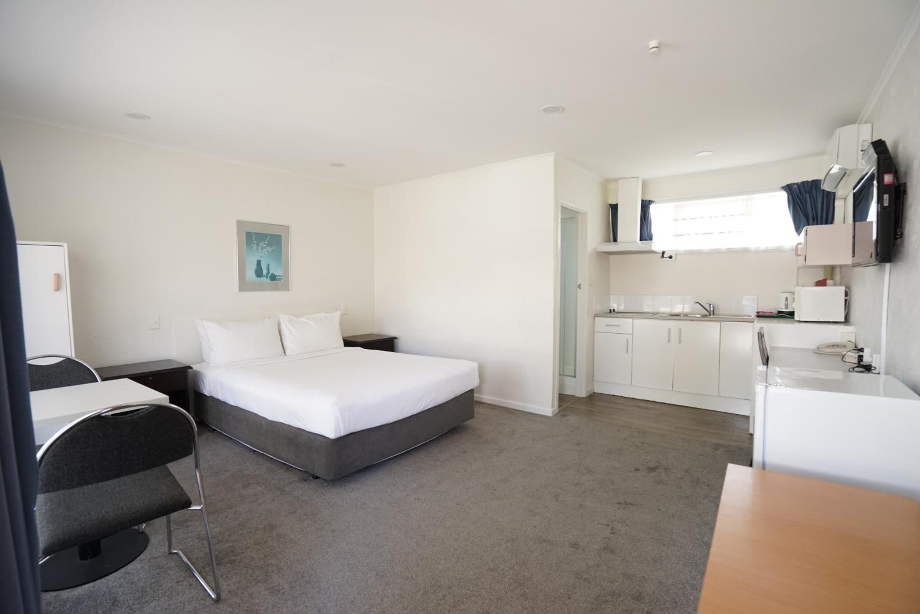 Standard Queen Room - Photo 1