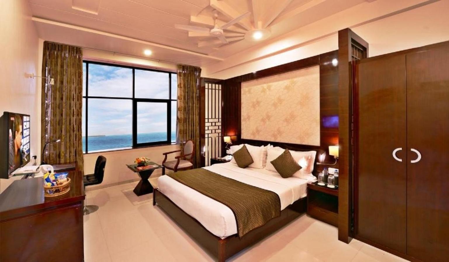 Superior King Room photo 2