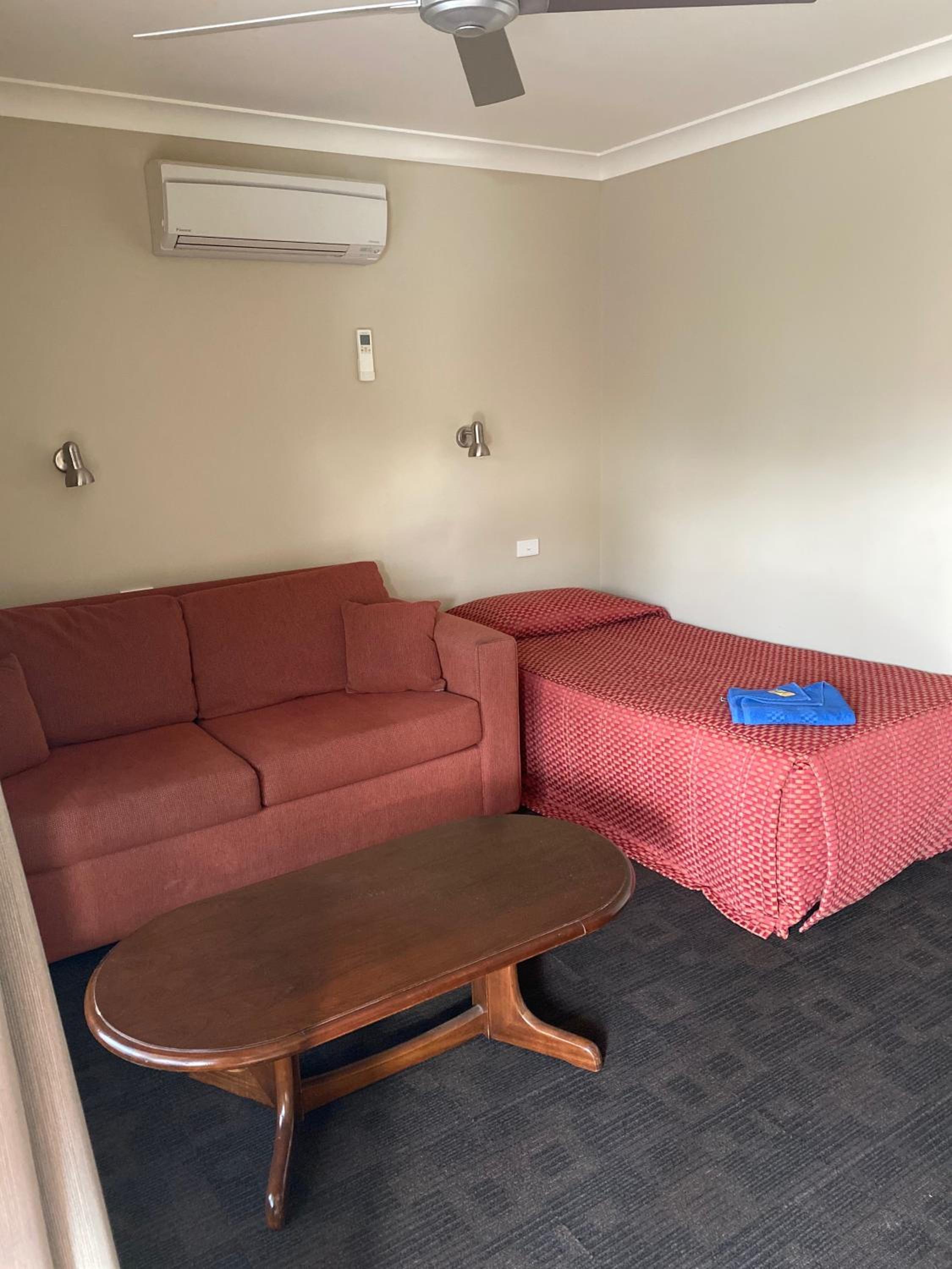 Apartment photo 2