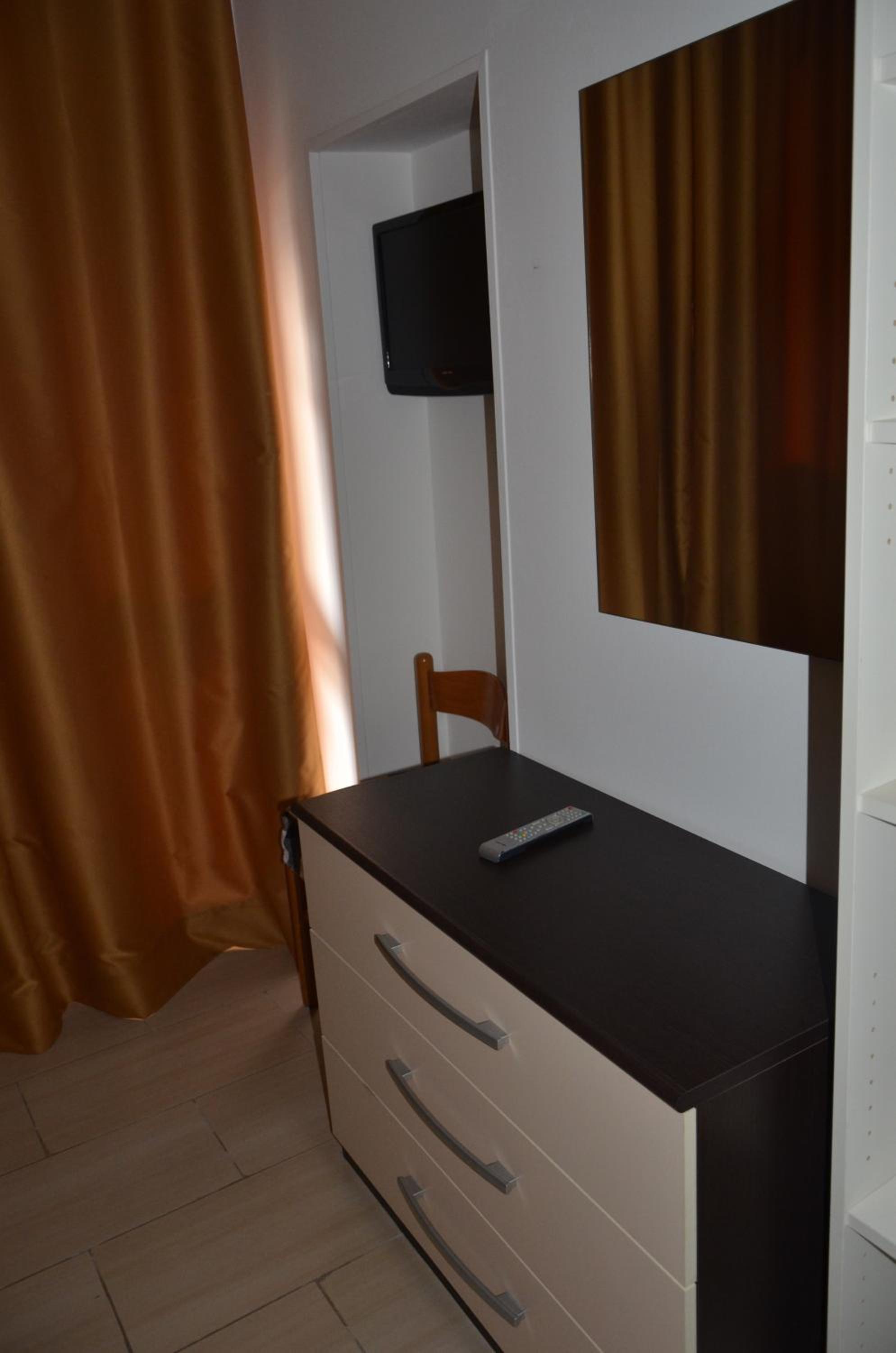 One-Bedroom Apartment with Balcony