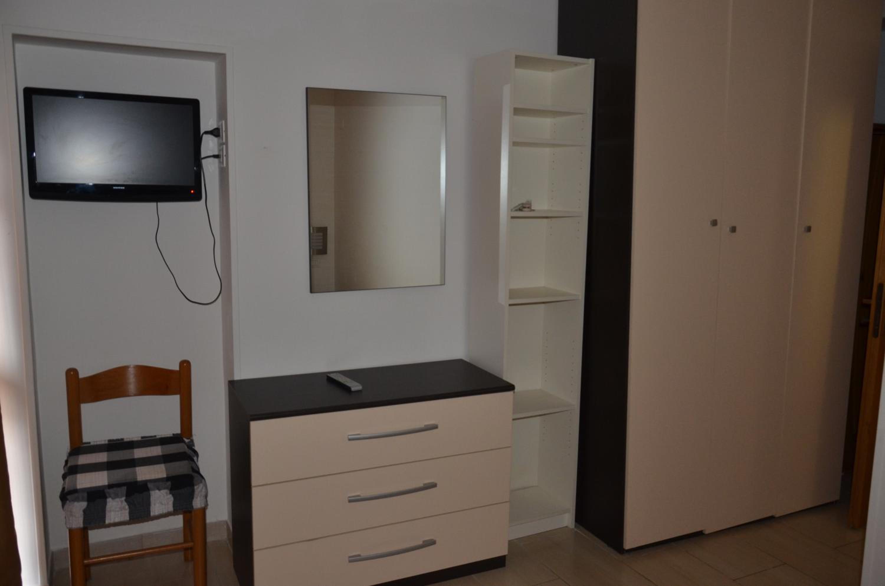 One-Bedroom Apartment with Balcony