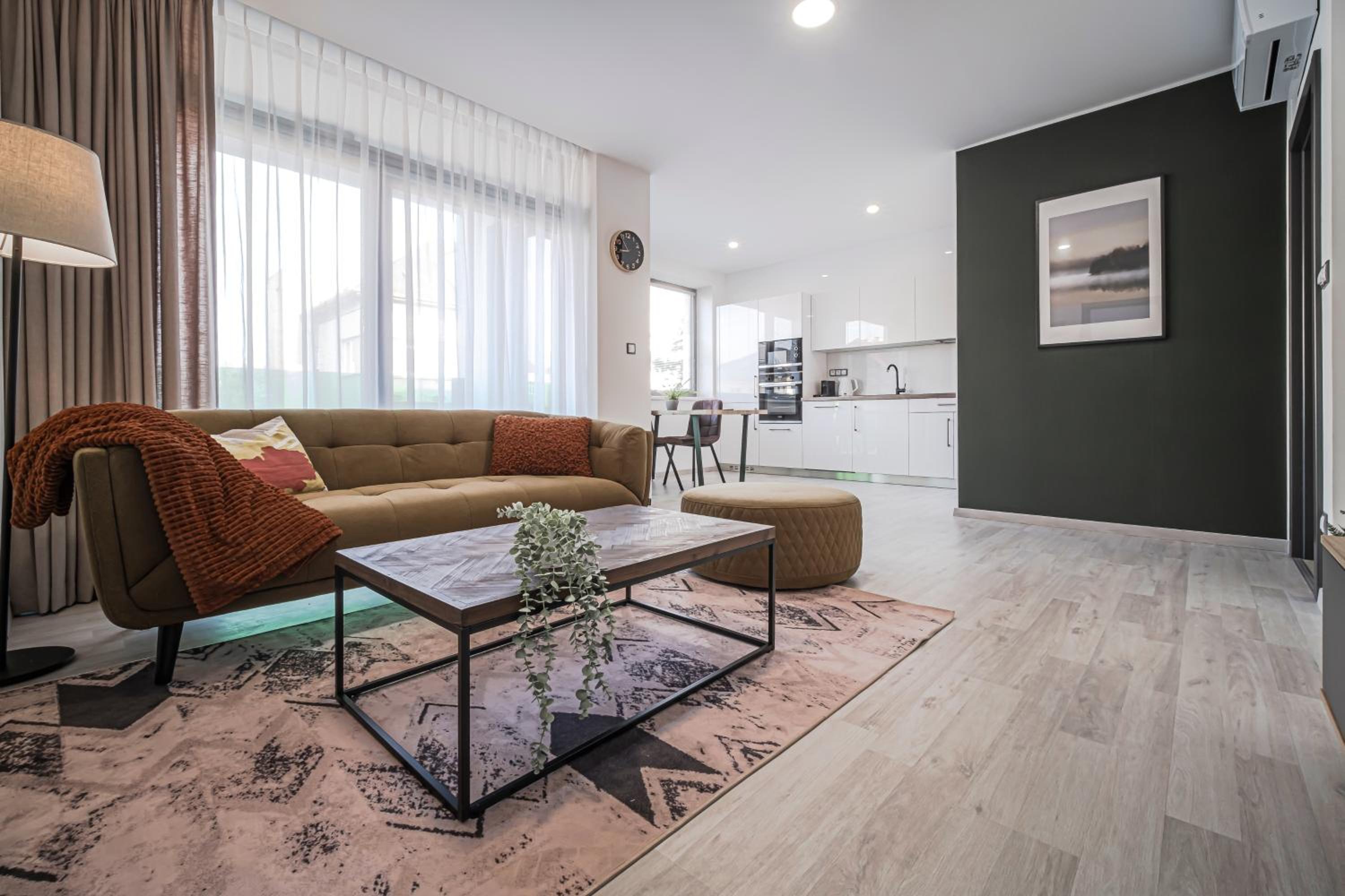 Apartment with Balcony photo 3